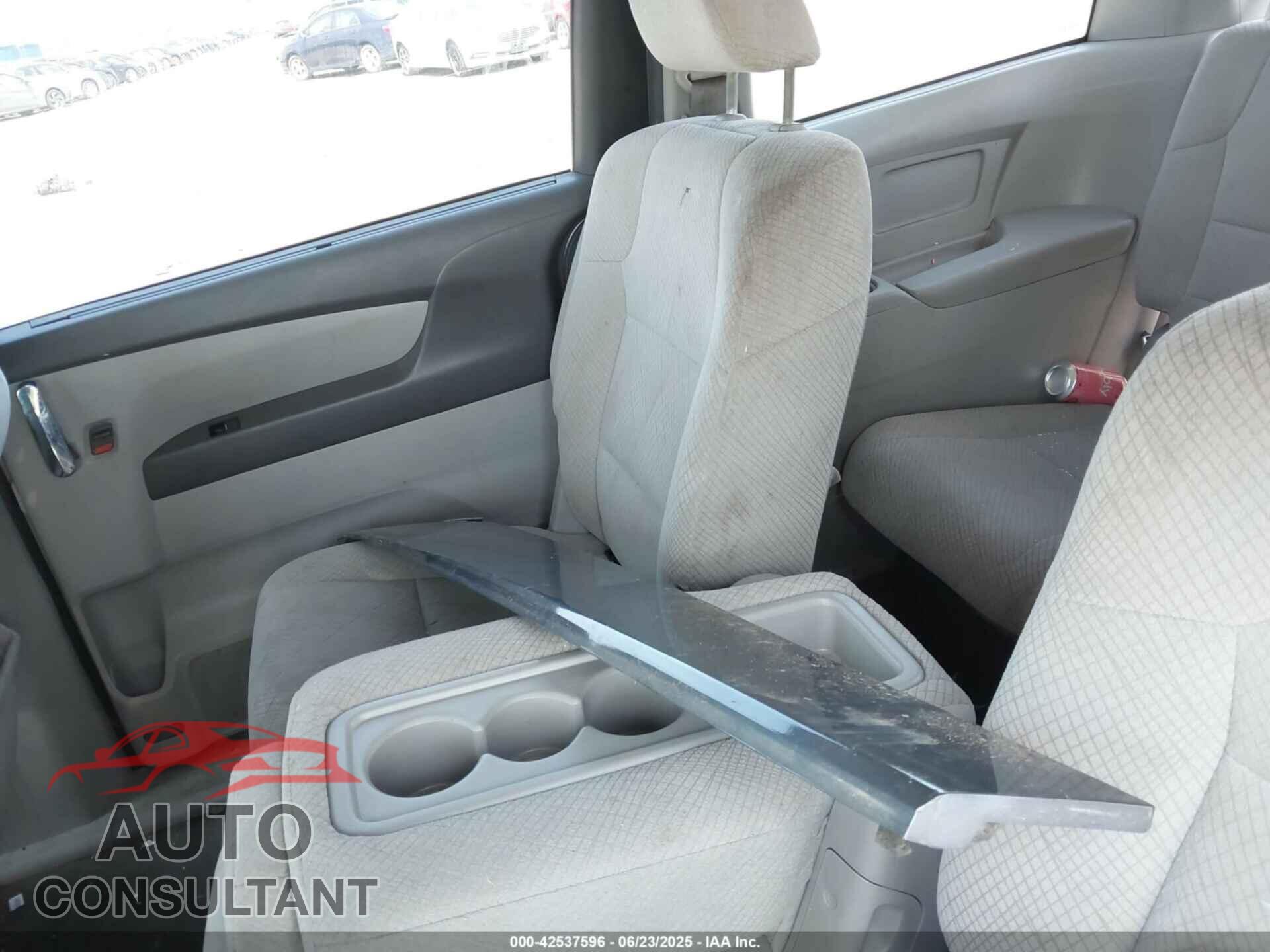 HONDA ODYSSEY 2016 - 5FNRL5H39GB016803