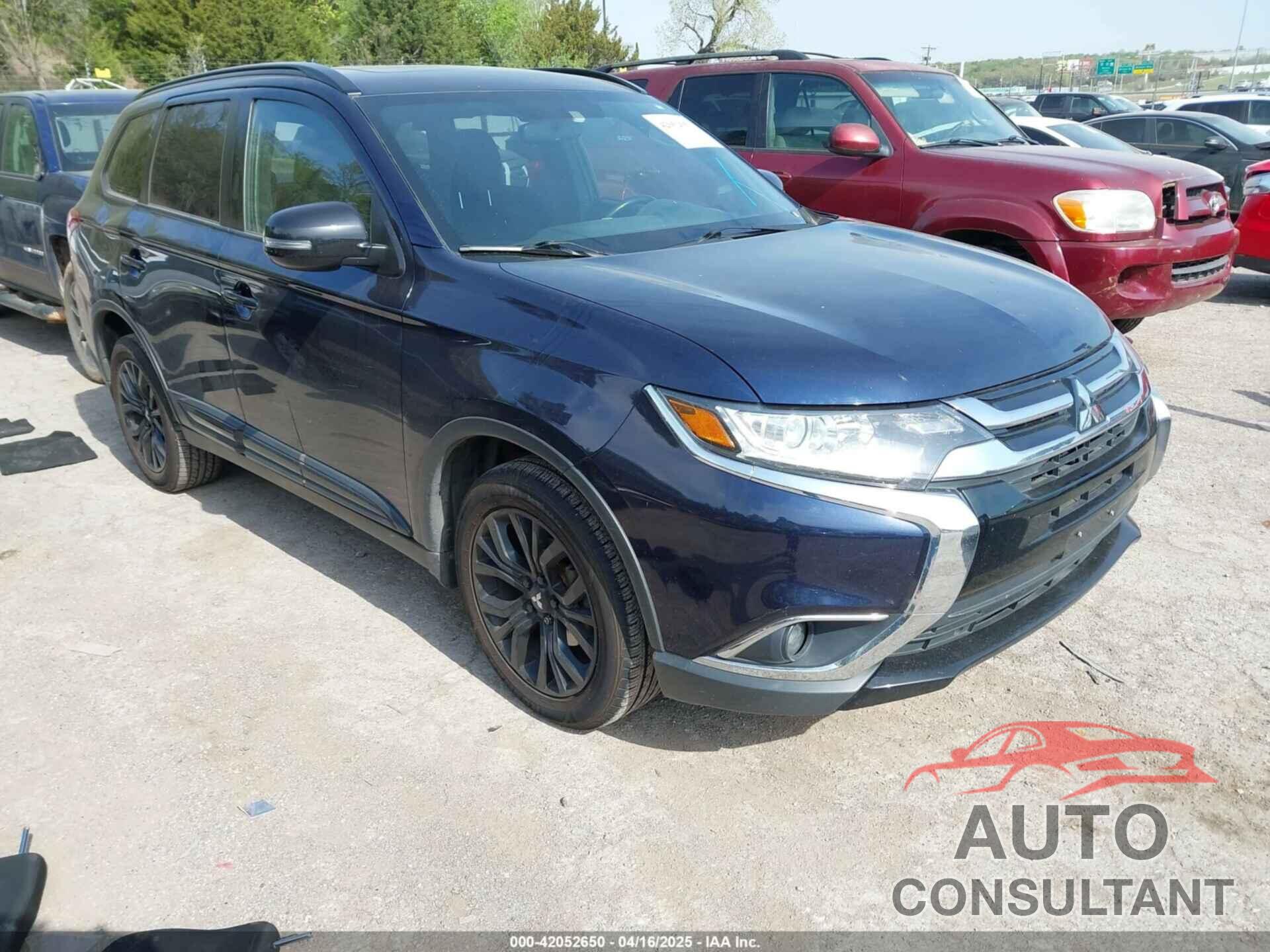 MITSUBISHI OUTLANDER 2018 - JA4AZ3A35JZ023012