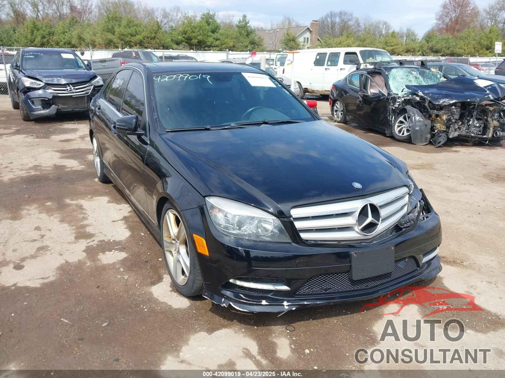 MERCEDES-BENZ C 300 2011 - WDDGF8BB0BR187349
