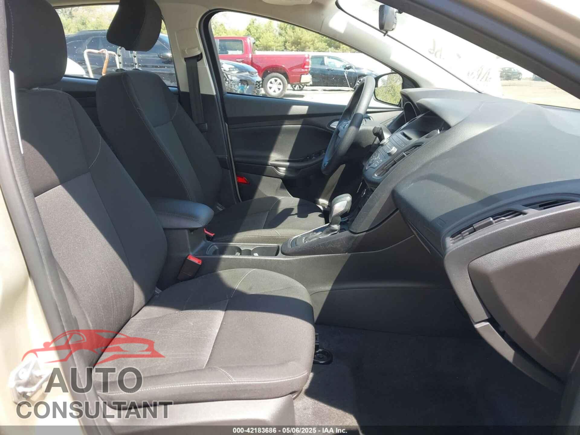 FORD FOCUS 2017 - 1FADP3F29HL229459