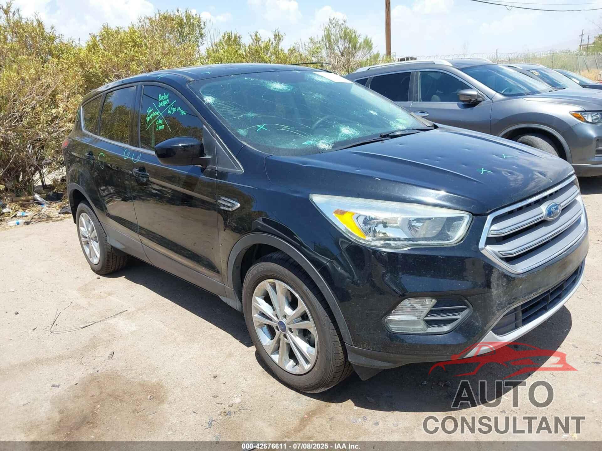 FORD ESCAPE 2017 - 1FMCU0GD4HUA88089
