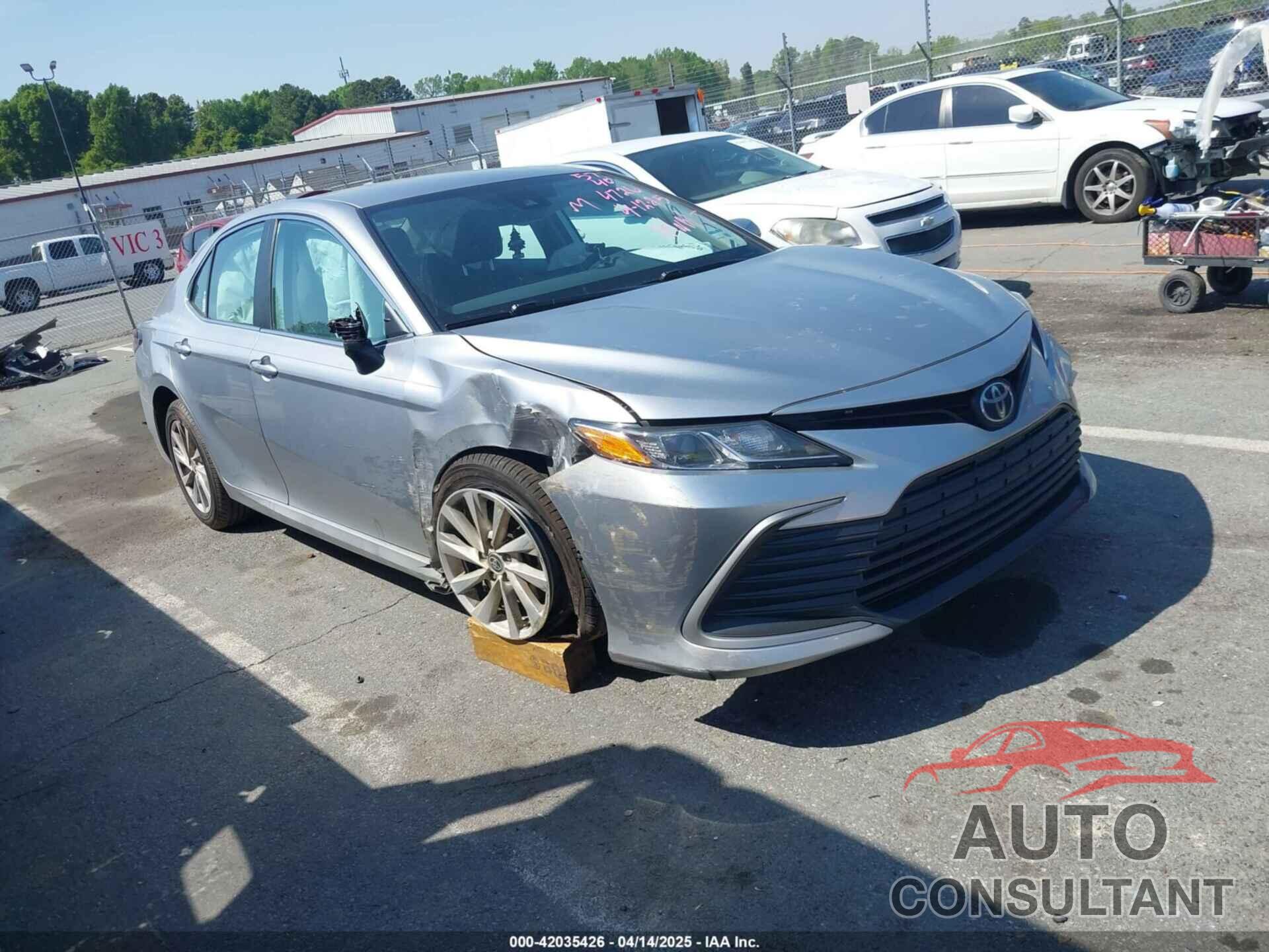 TOYOTA CAMRY 2021 - 4T1C11AK4MU604726