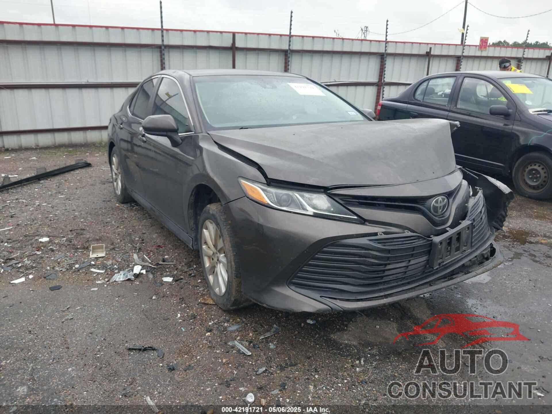 TOYOTA CAMRY 2018 - 4T1B11HK3JU506820