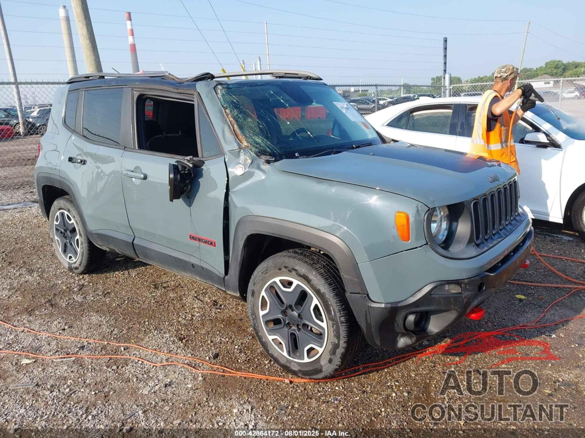 JEEP RENEGADE 2015 - ZACCJBCT5FPB89811