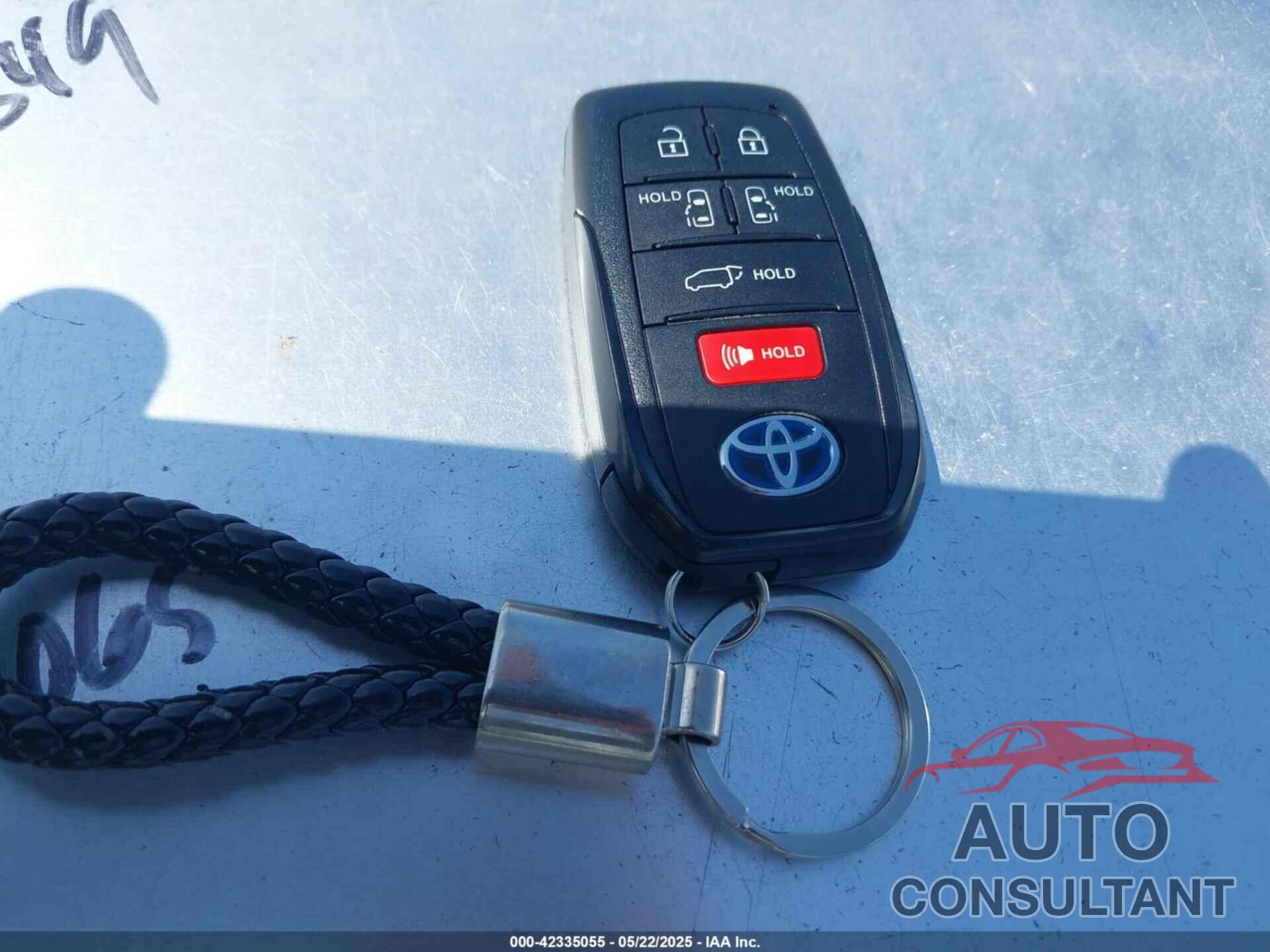 TOYOTA SIENNA 2021 - 5TDJRKEC8MS032240