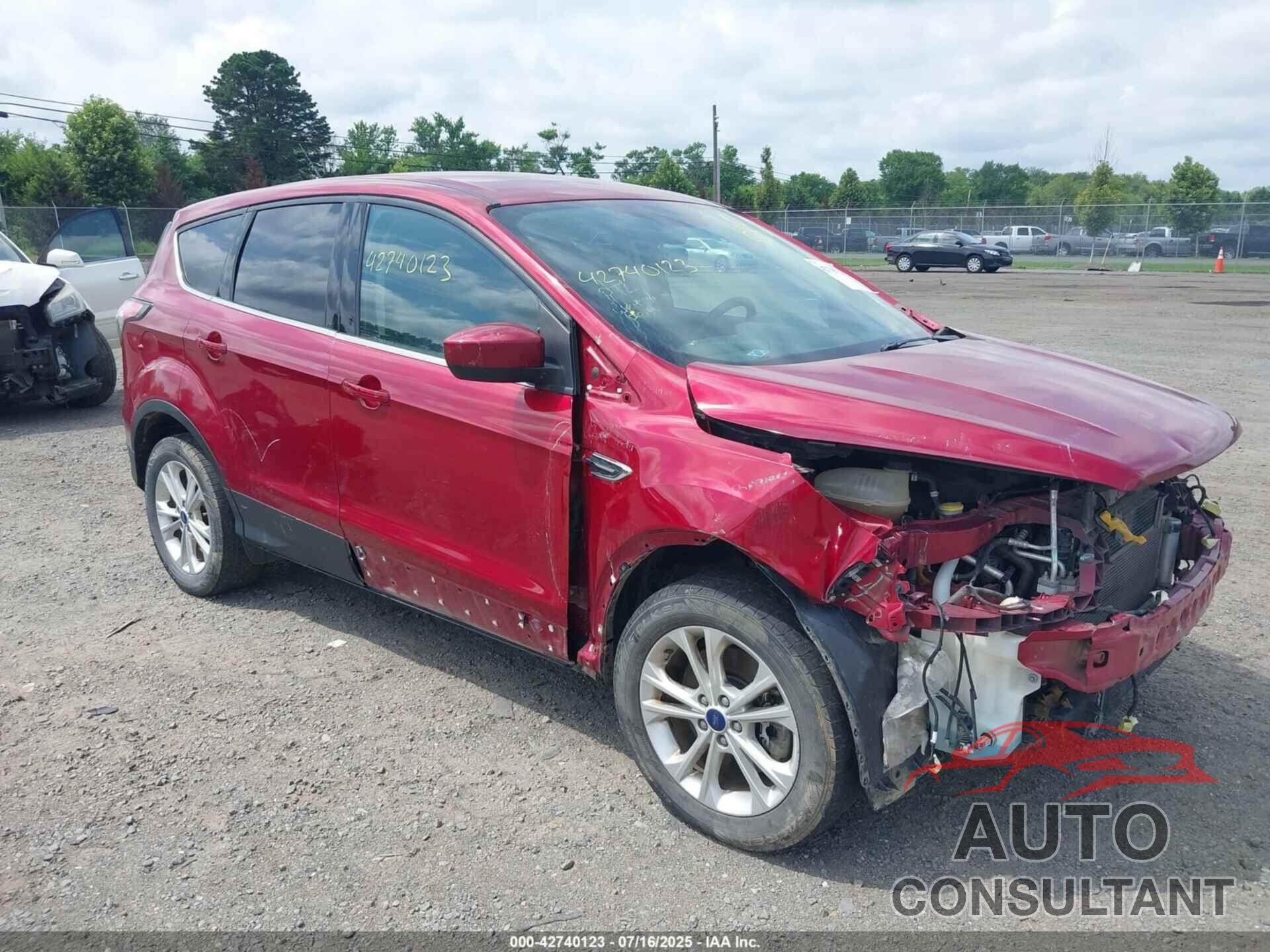 FORD ESCAPE 2017 - 1FMCU9GD9HUA90960