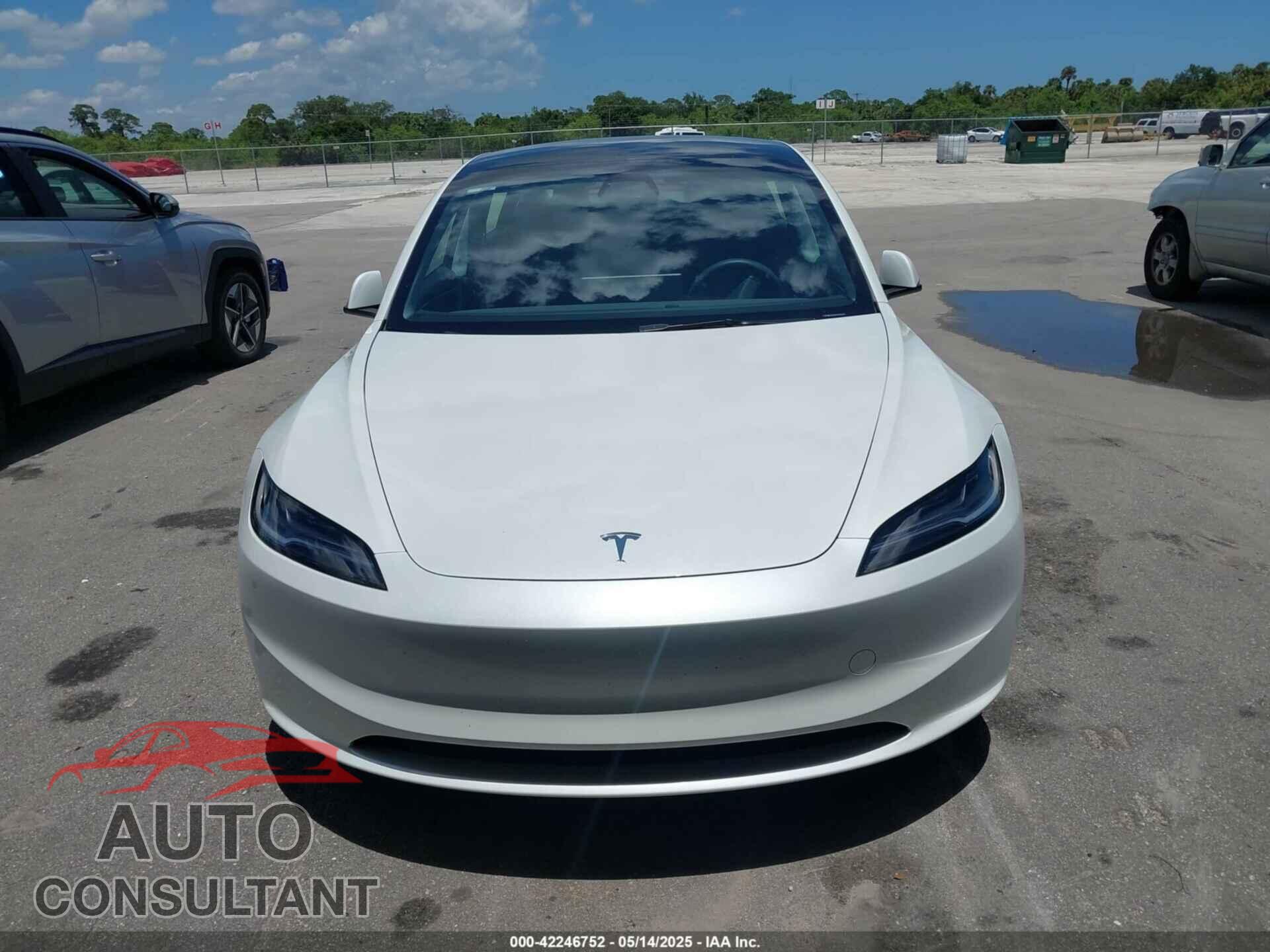 TESLA MODEL 3 2024 - 5YJ3E1EA7RF721503