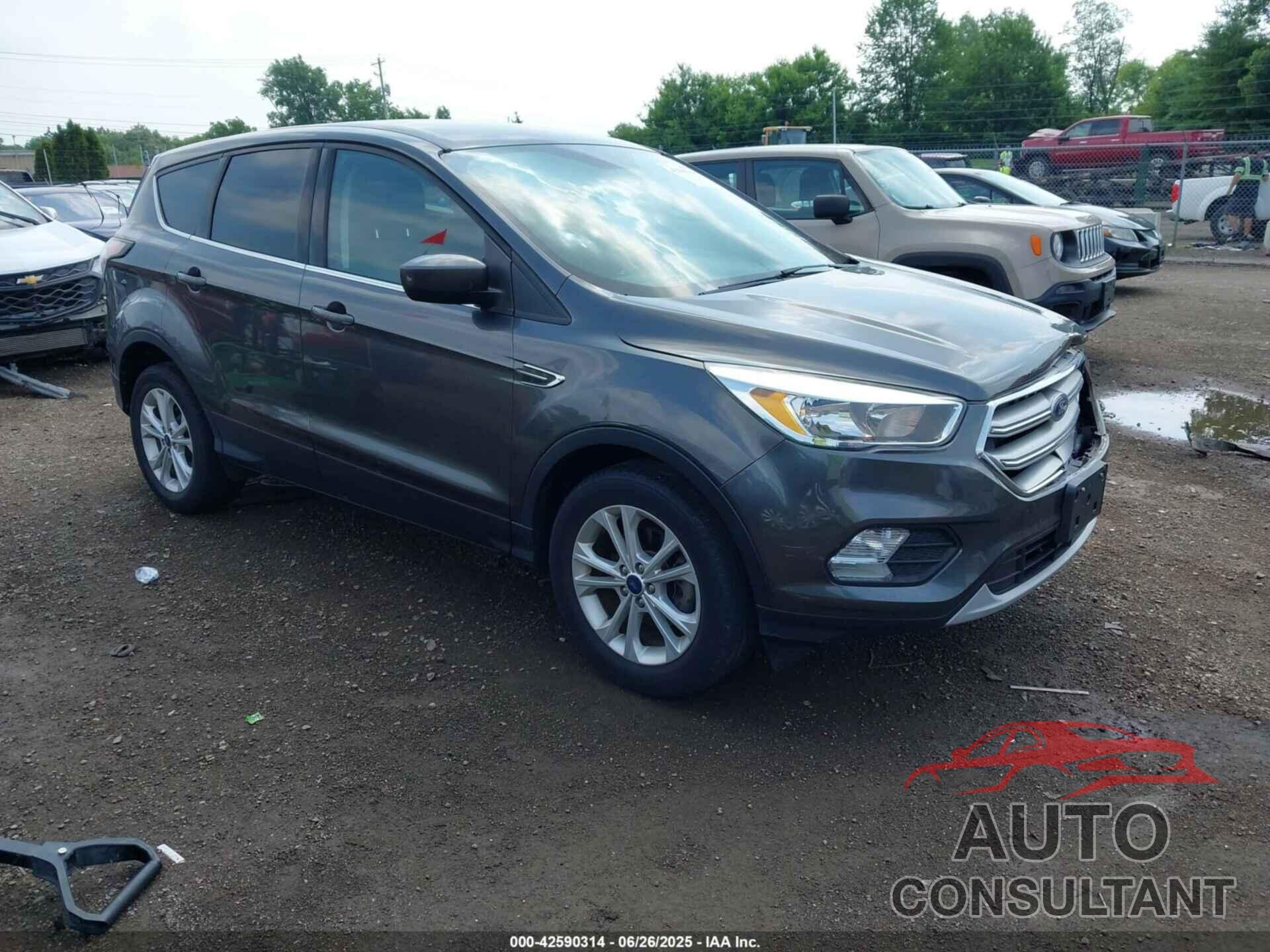 FORD ESCAPE 2017 - 1FMCU0GD7HUC45713