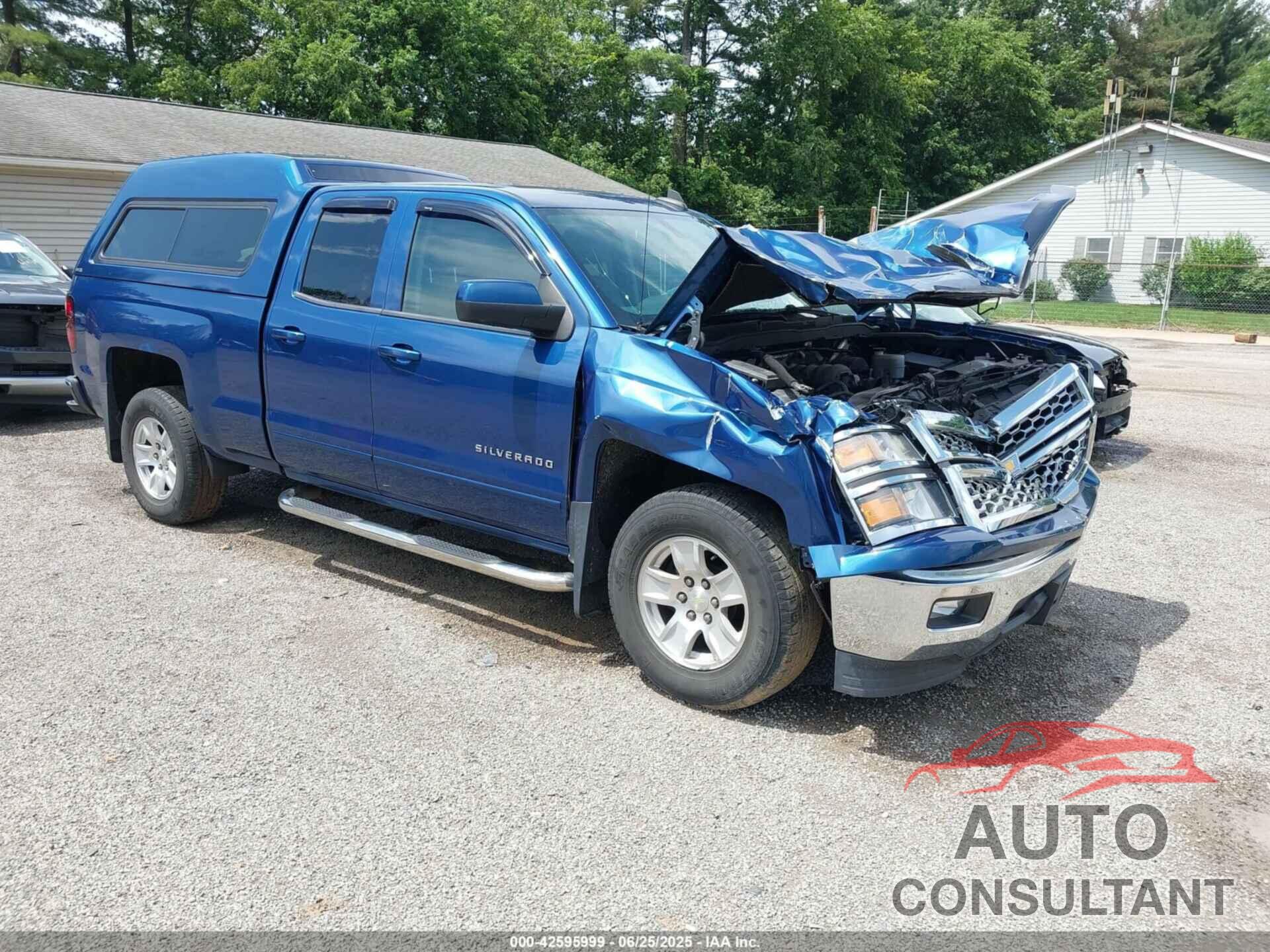 CHEVROLET SILVERADO 1500 2015 - 1GCRCREH2FZ372168