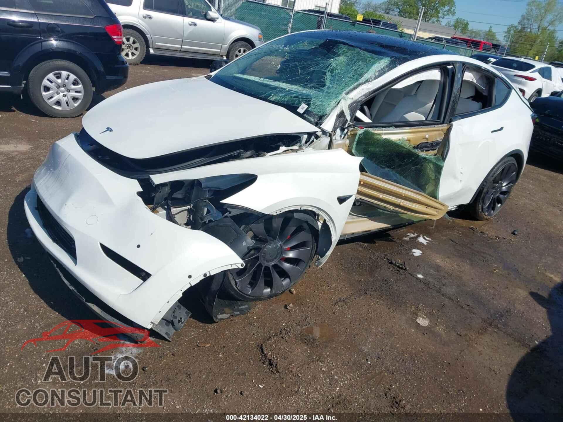 TESLA MODEL Y 2021 - 5YJYGDEF0MF076263