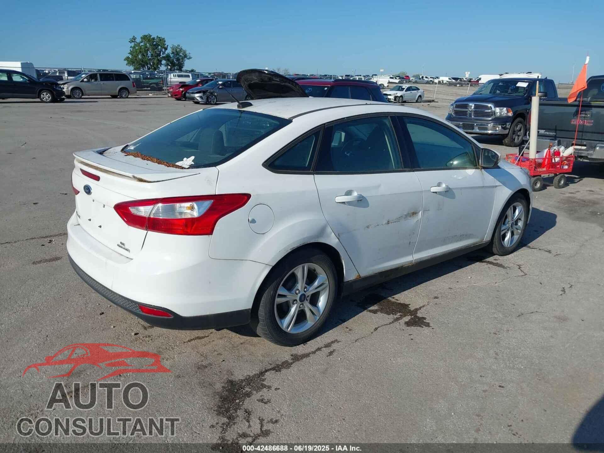 FORD FOCUS 2014 - 1FADP3F21EL252715