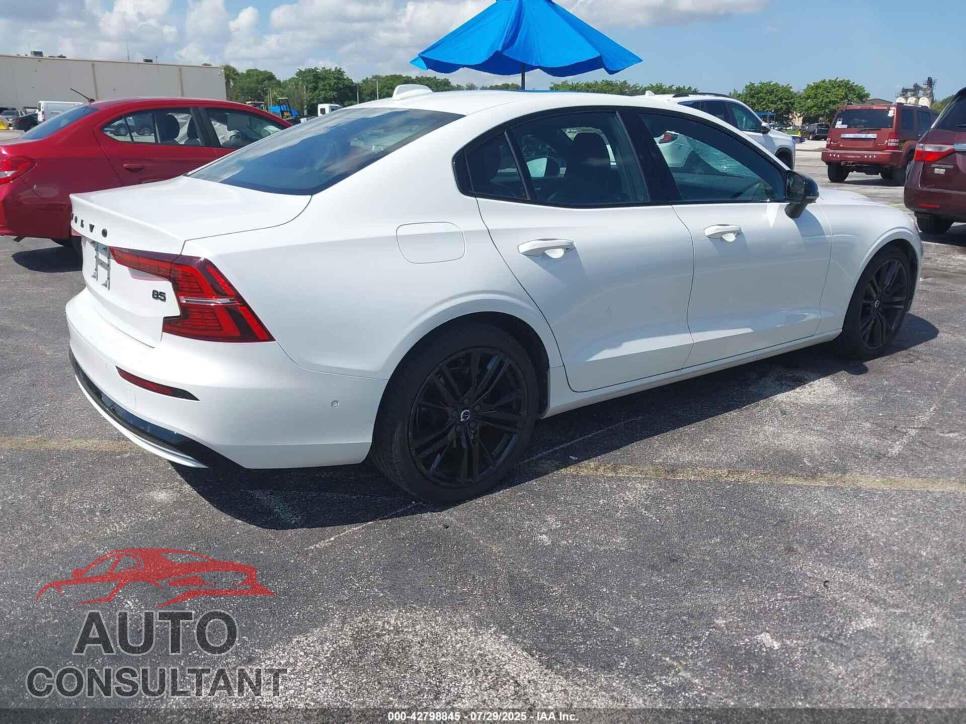 VOLVO S60 2024 - 7JRL12FH7RG298037