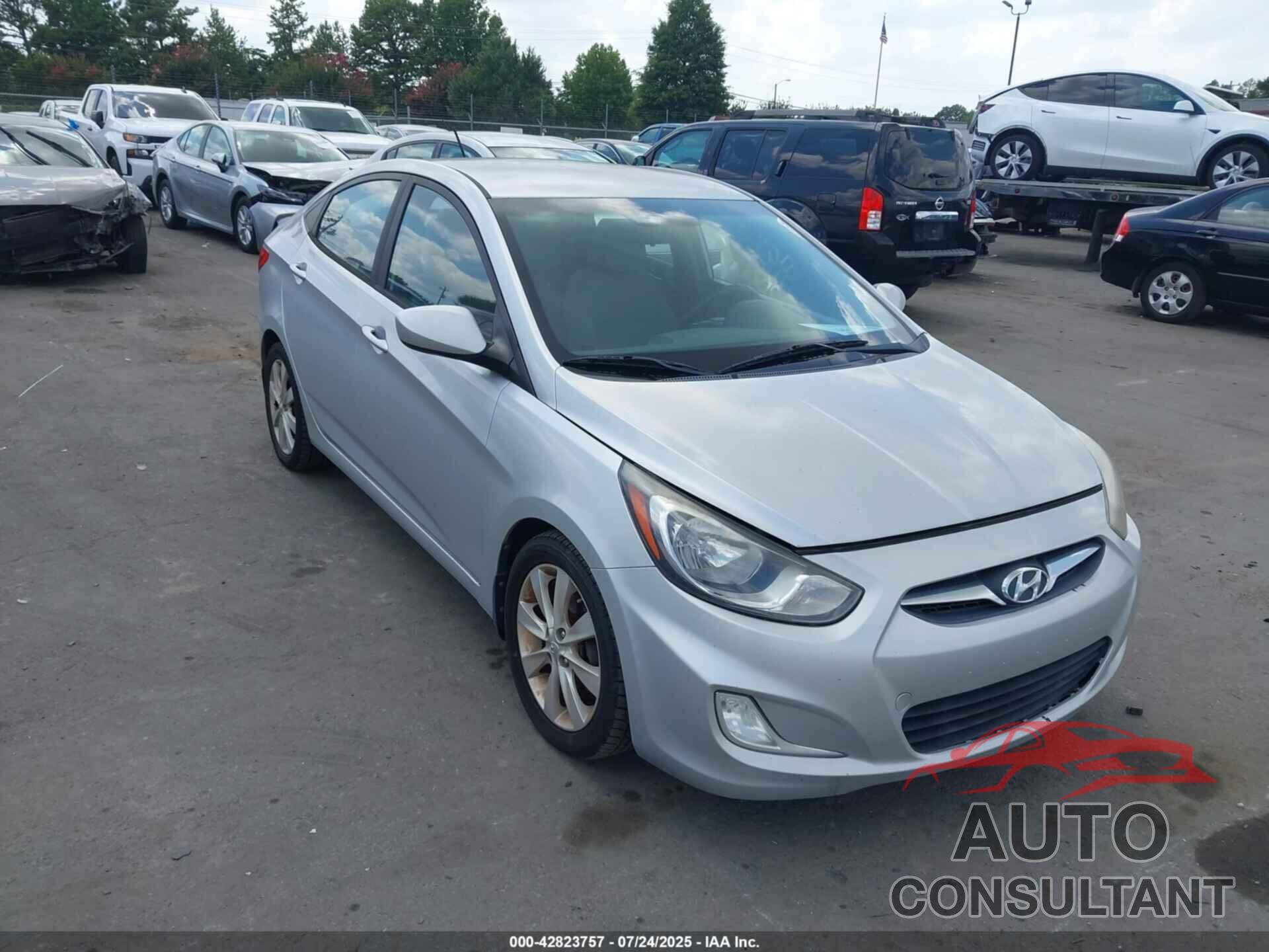 HYUNDAI ACCENT 2013 - KMHCU4AEXDU338017