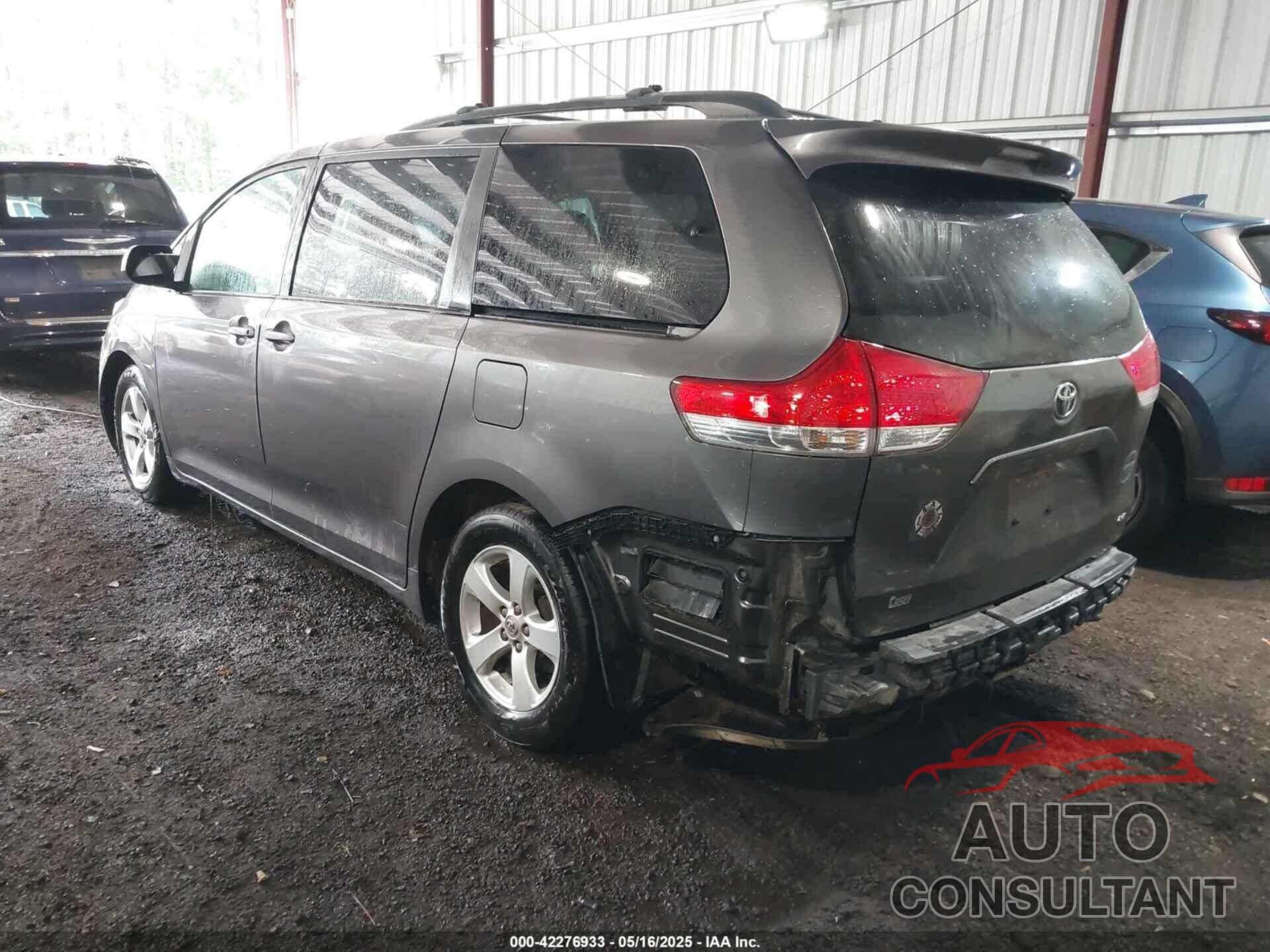 TOYOTA SIENNA 2011 - 5TDKK3DC8BS171619