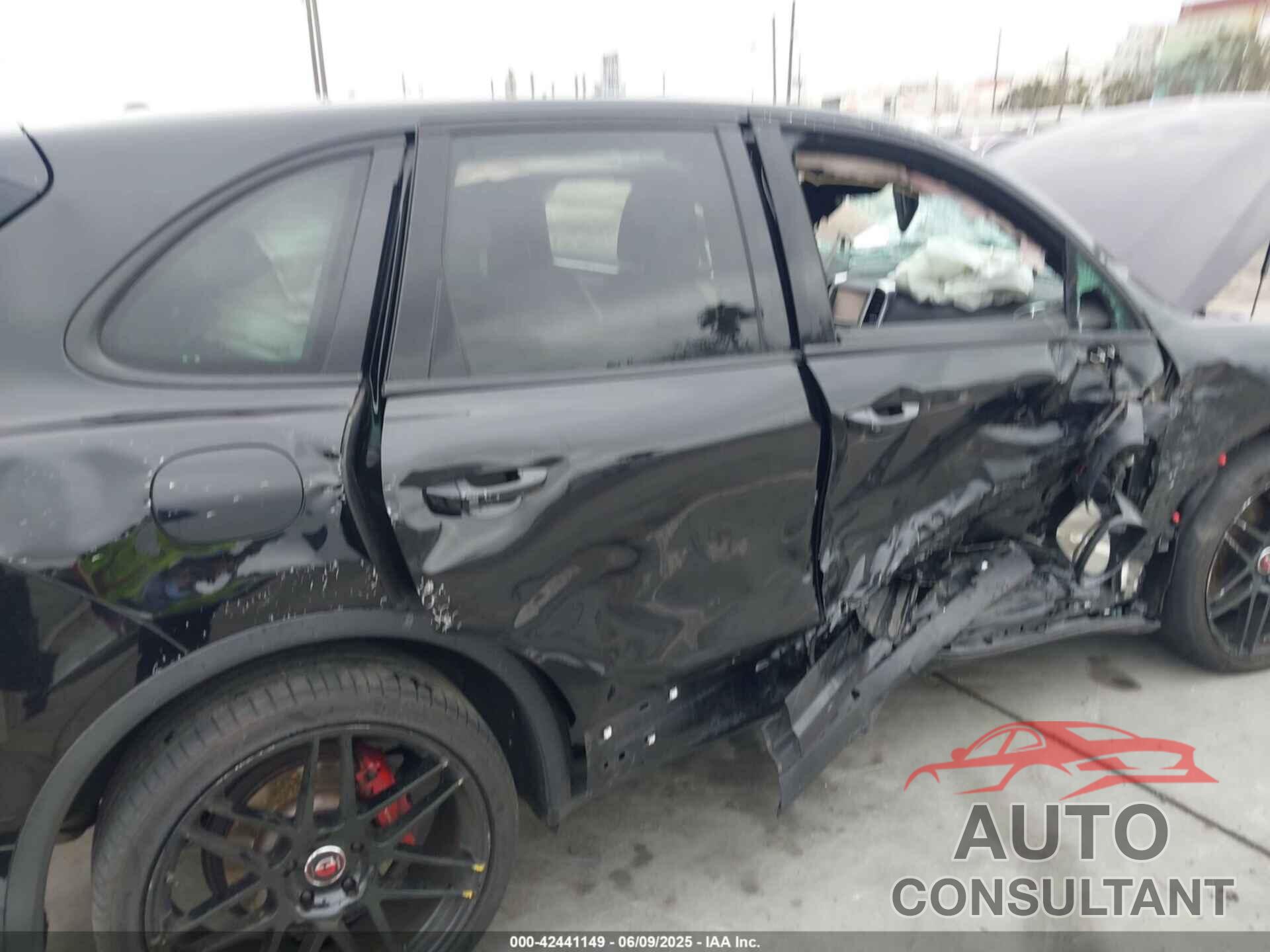 PORSCHE CAYENNE 2016 - WP1AA2A26GLA06051