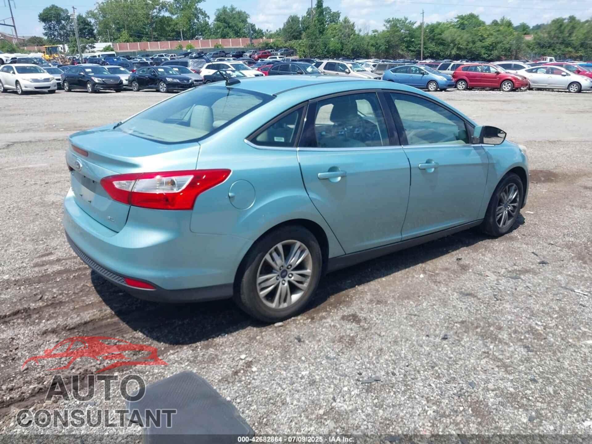 FORD FOCUS 2012 - 1FAHP3H28CL178382