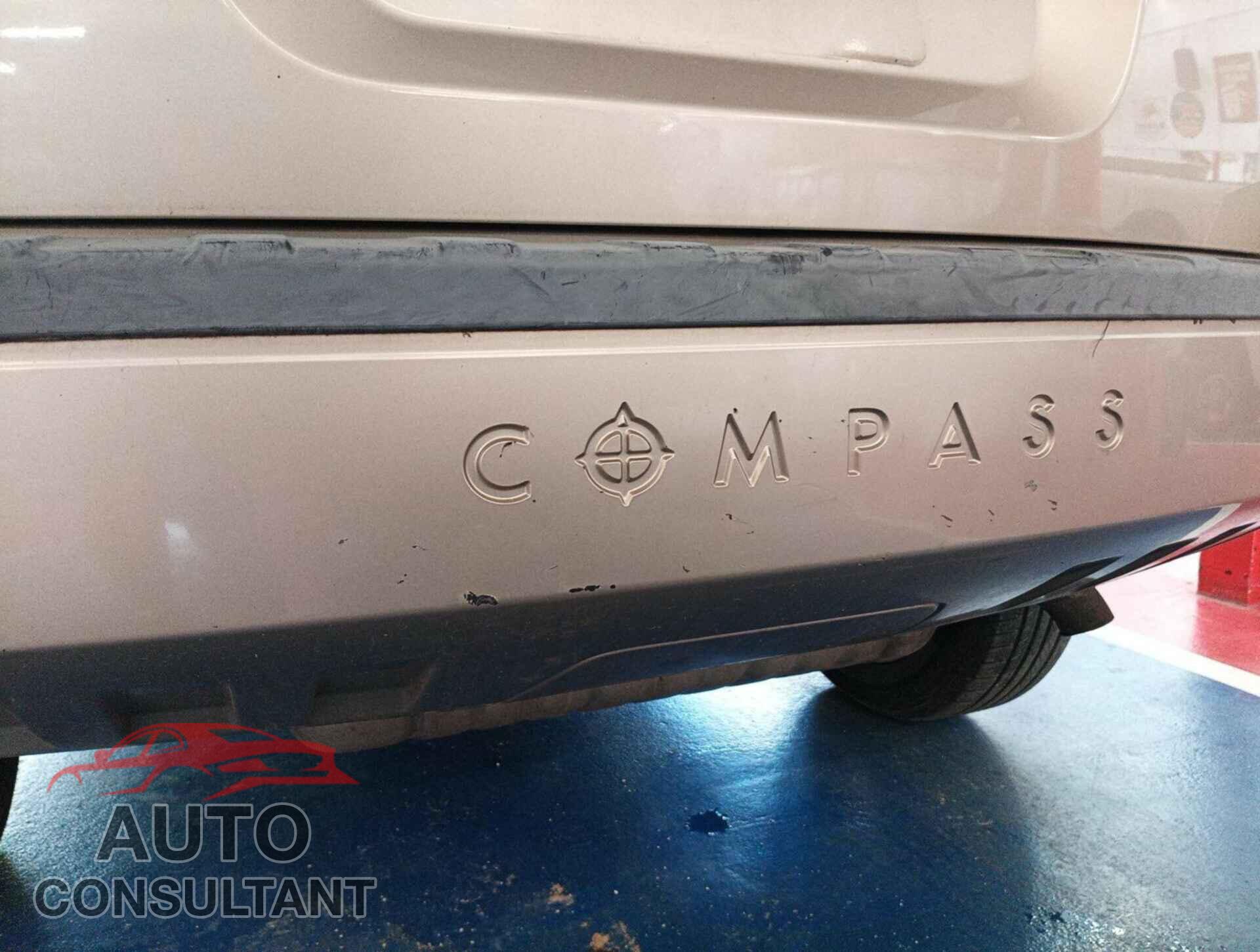 JEEP COMPASS 2009 - 1J4FT47A49D140236