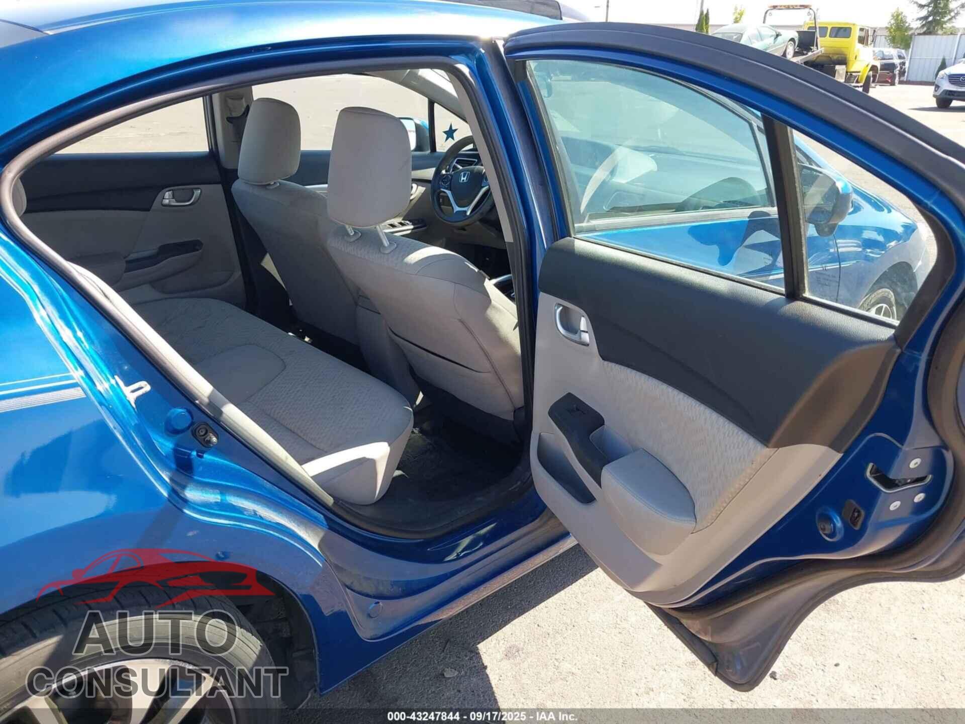 HONDA CIVIC 2015 - 2HGFB2F83FH557357