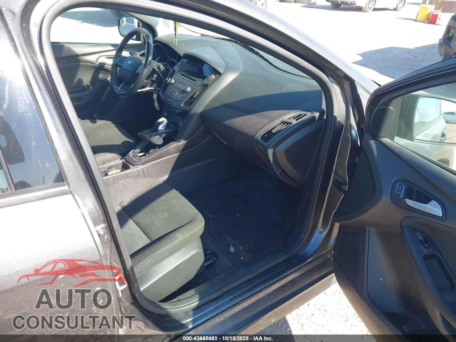FORD FOCUS 2015 - 1FADP3F28FL230471