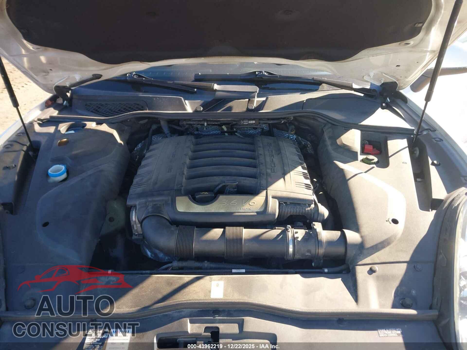PORSCHE CAYENNE 2016 - WP1AA2A25GLA10608