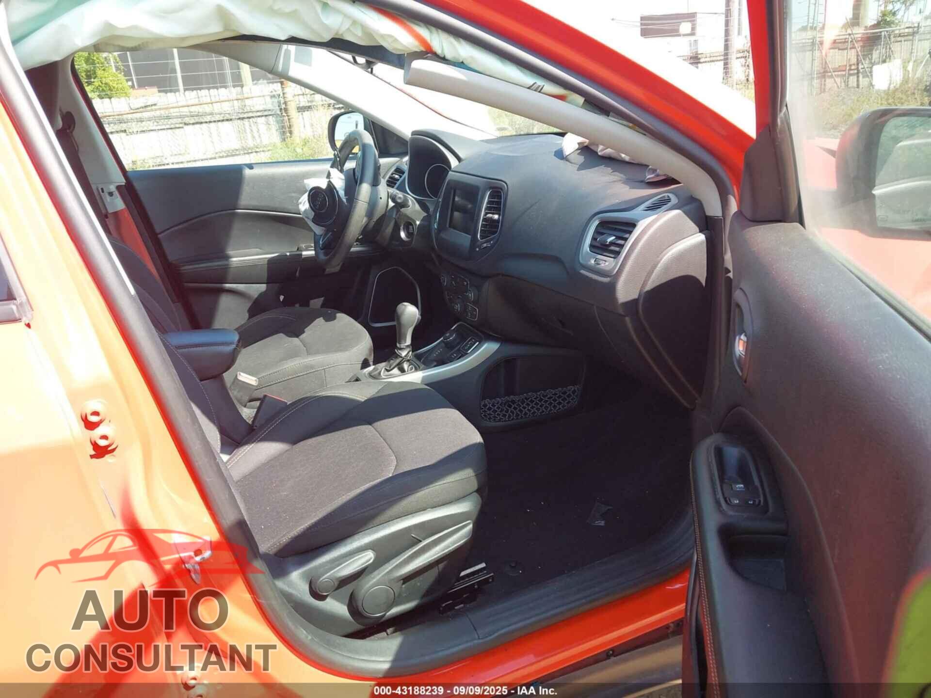 JEEP COMPASS 2019 - 3C4NJDAB7KT630209