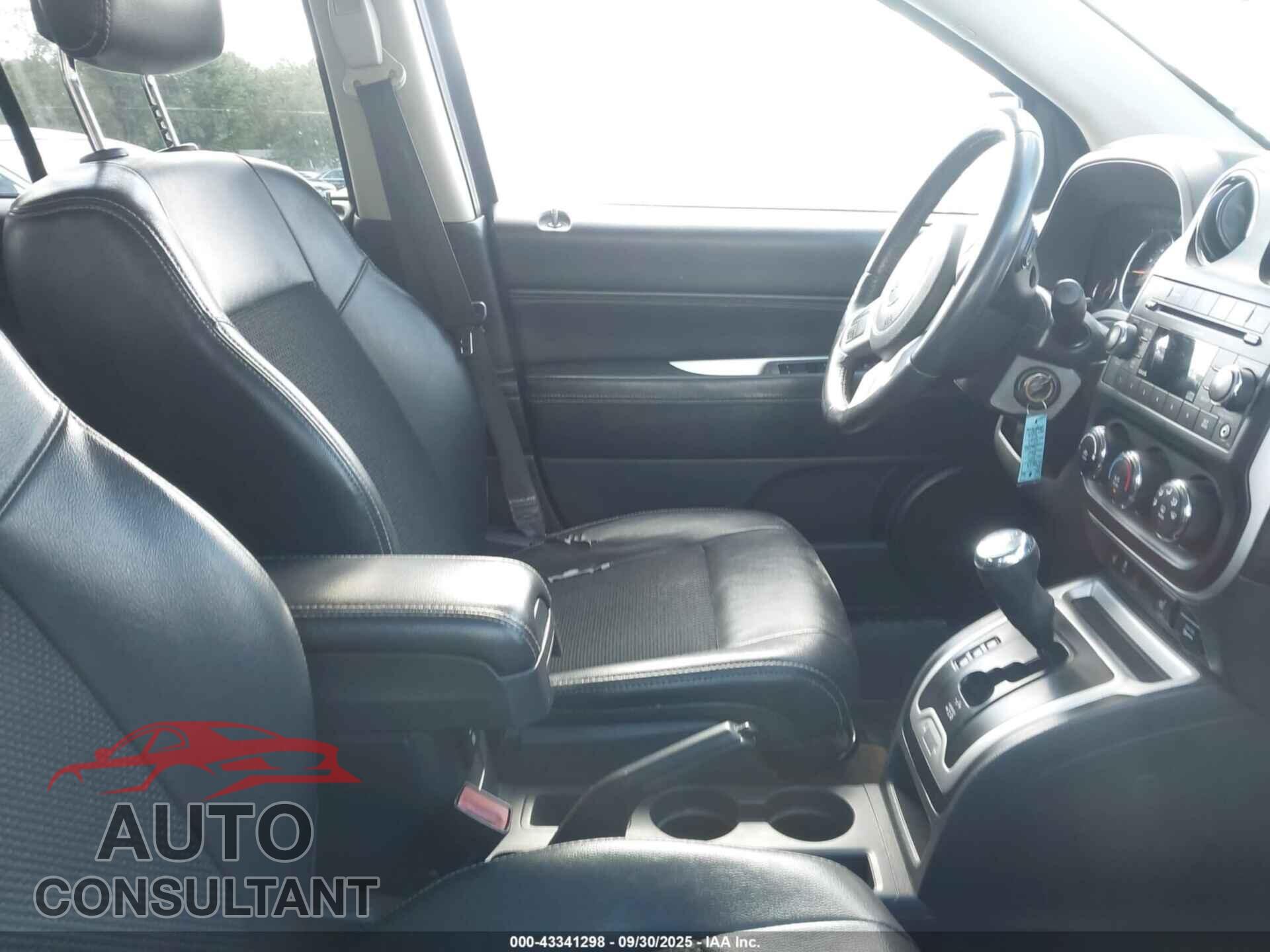 JEEP COMPASS 2017 - 1C4NJCEA9HD147461