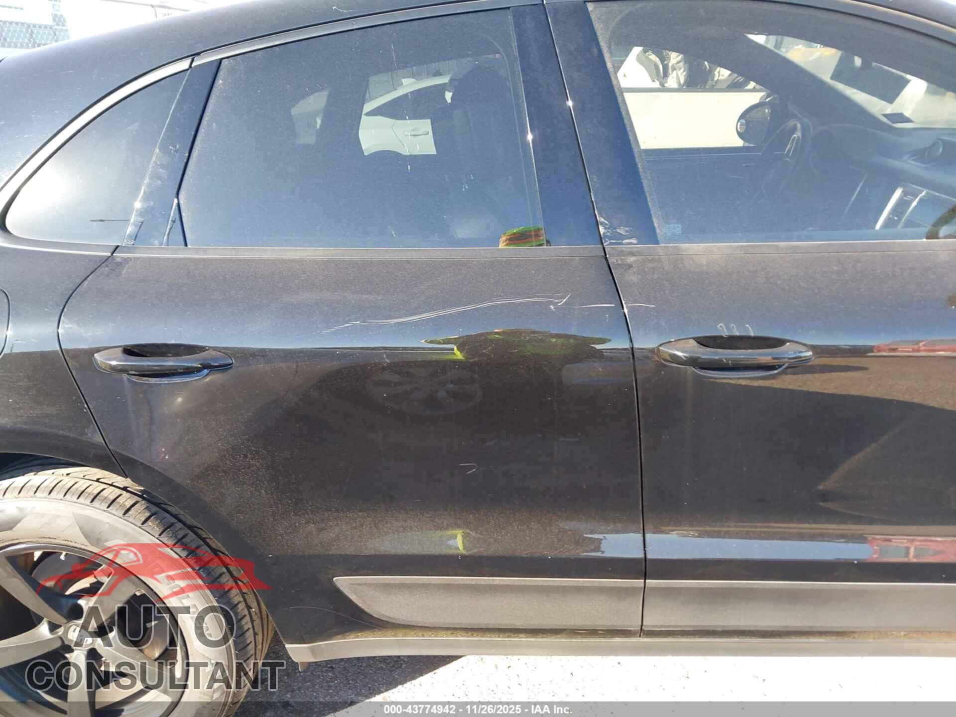 PORSCHE MACAN 2017 - WP1AA2A54HLB80910