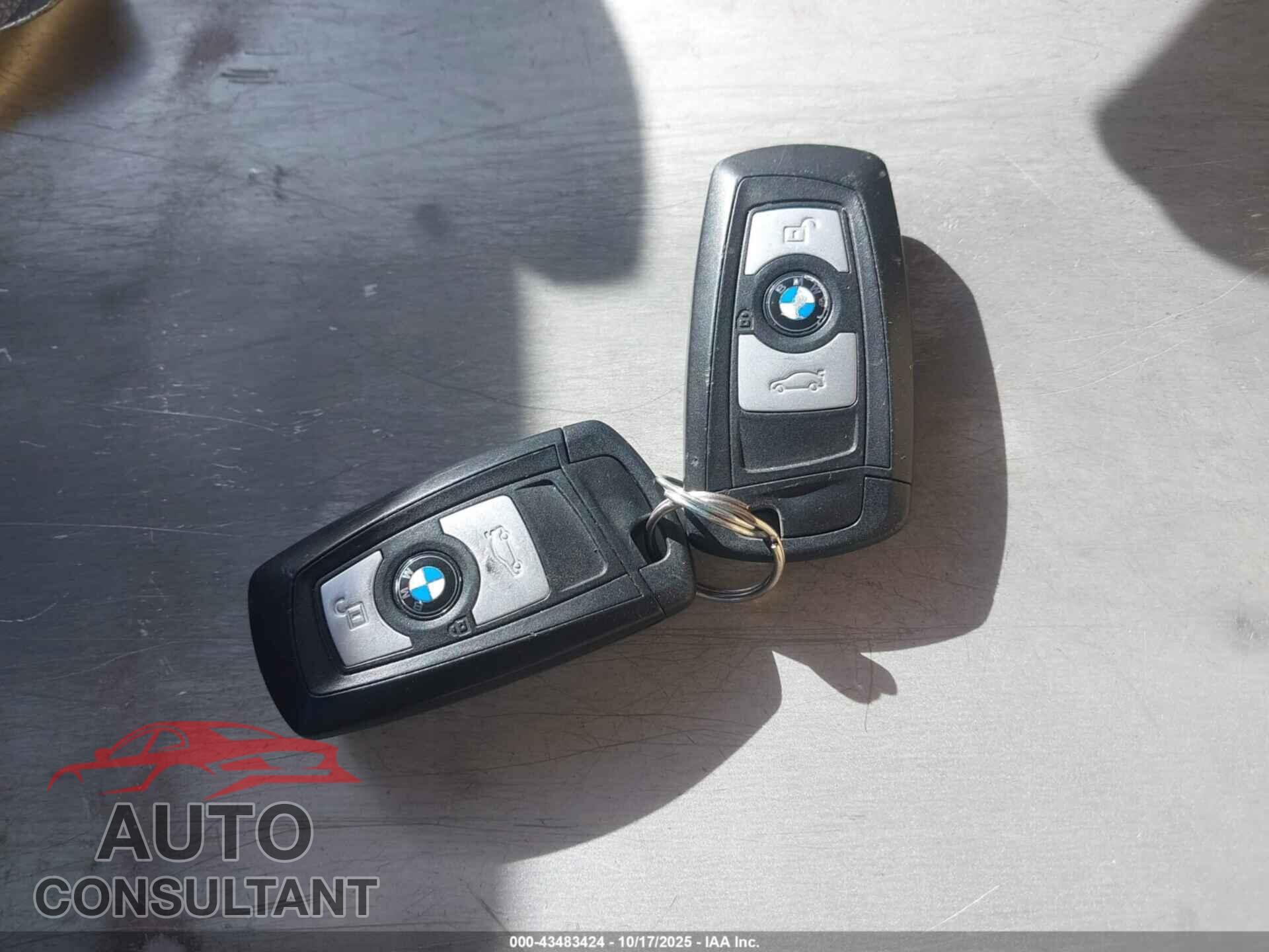 BMW 328I 2015 - WBA3A5G56FNS85112
