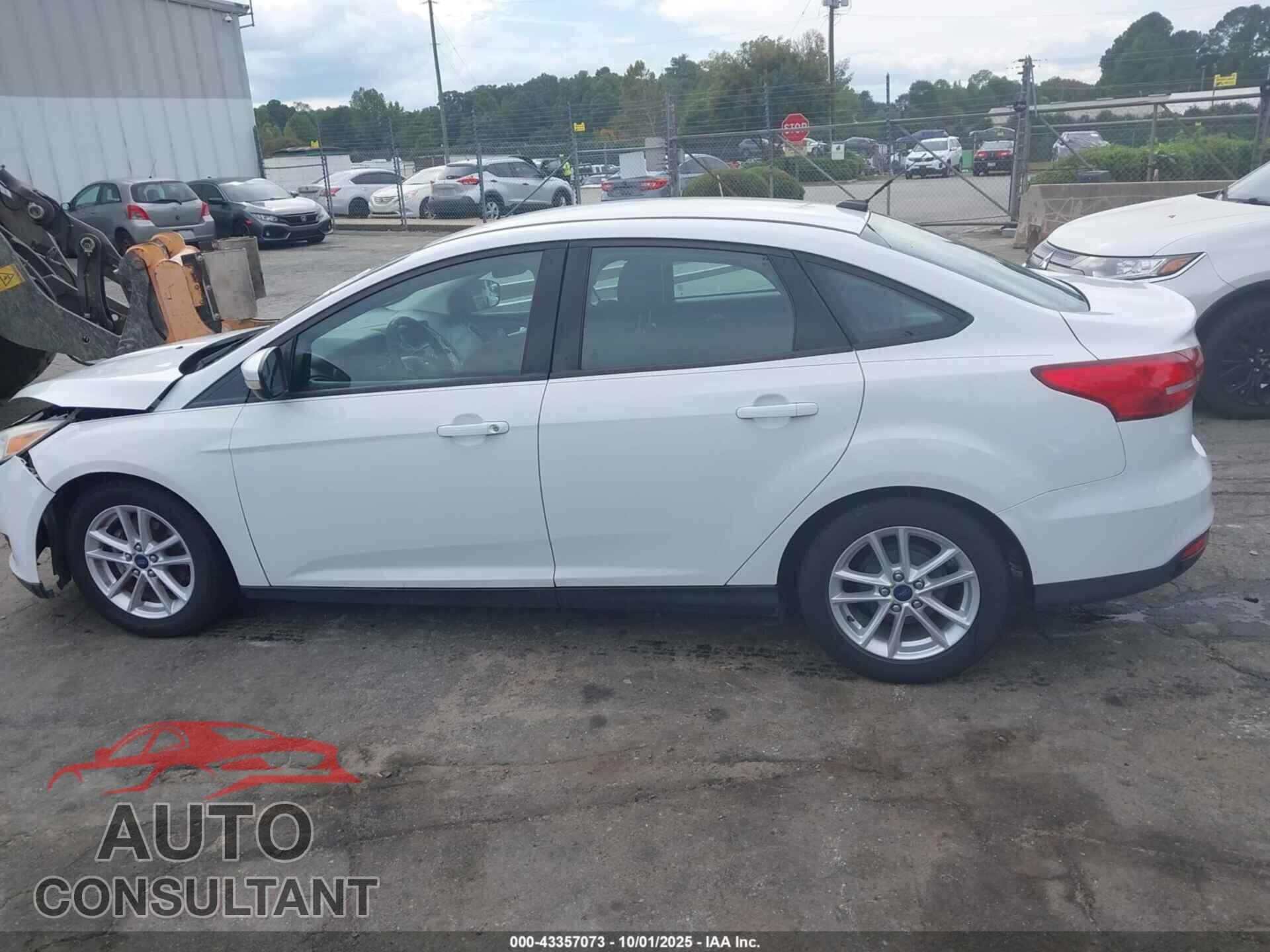 FORD FOCUS 2015 - 1FADP3FE2FL286111