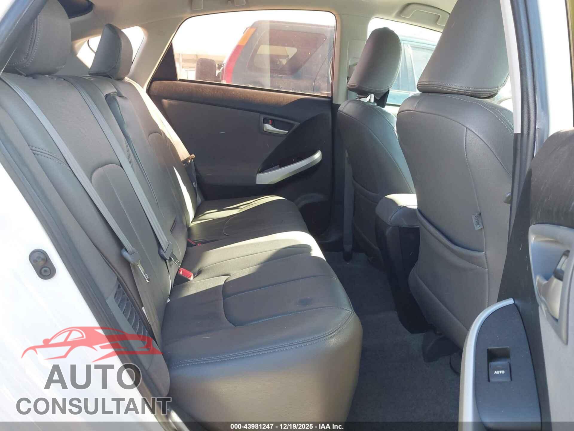 TOYOTA PRIUS 2015 - JTDKN3DU8F1982985