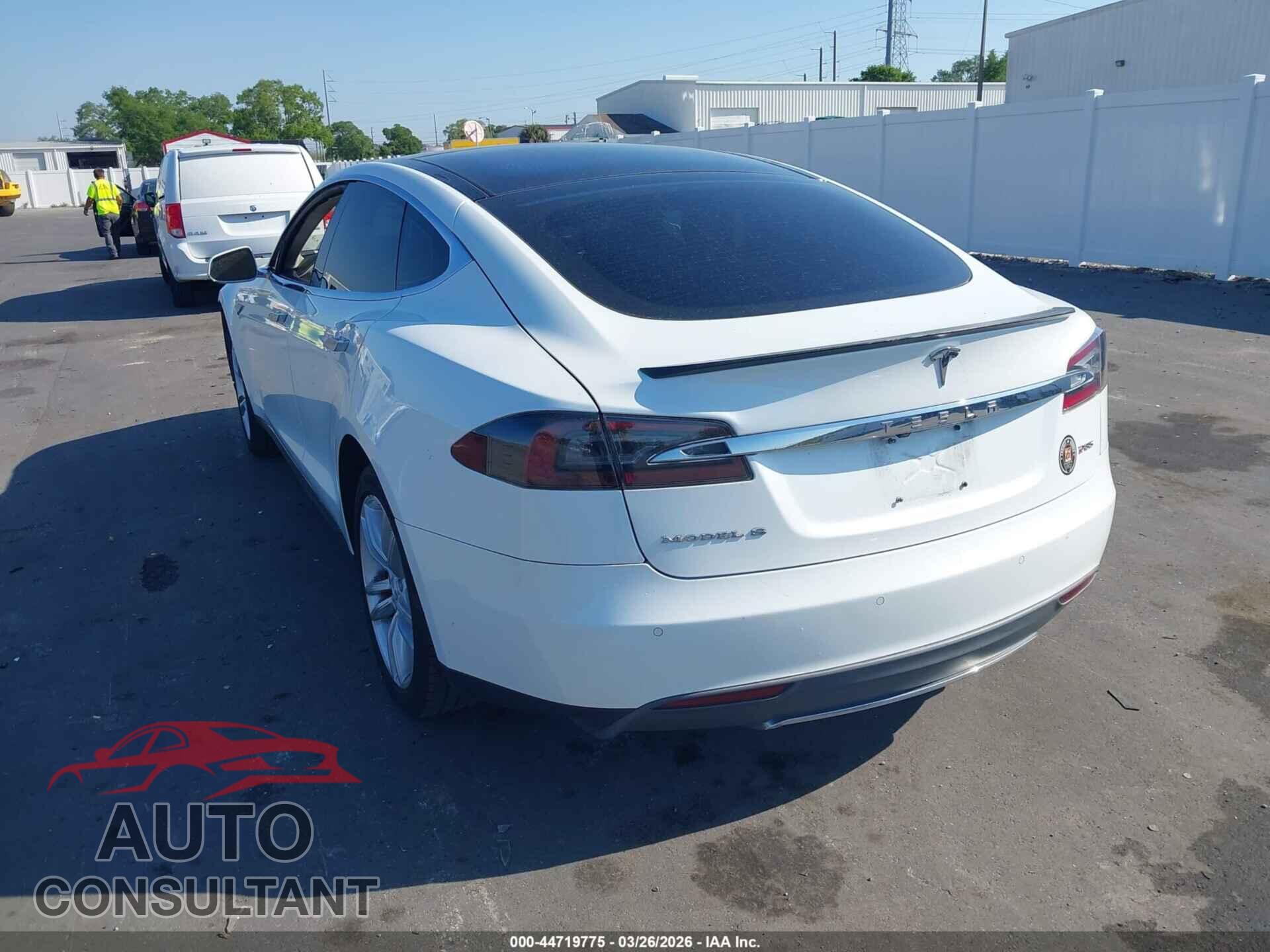 TESLA MODEL S 2014 - 5YJSA1H11EFP40593