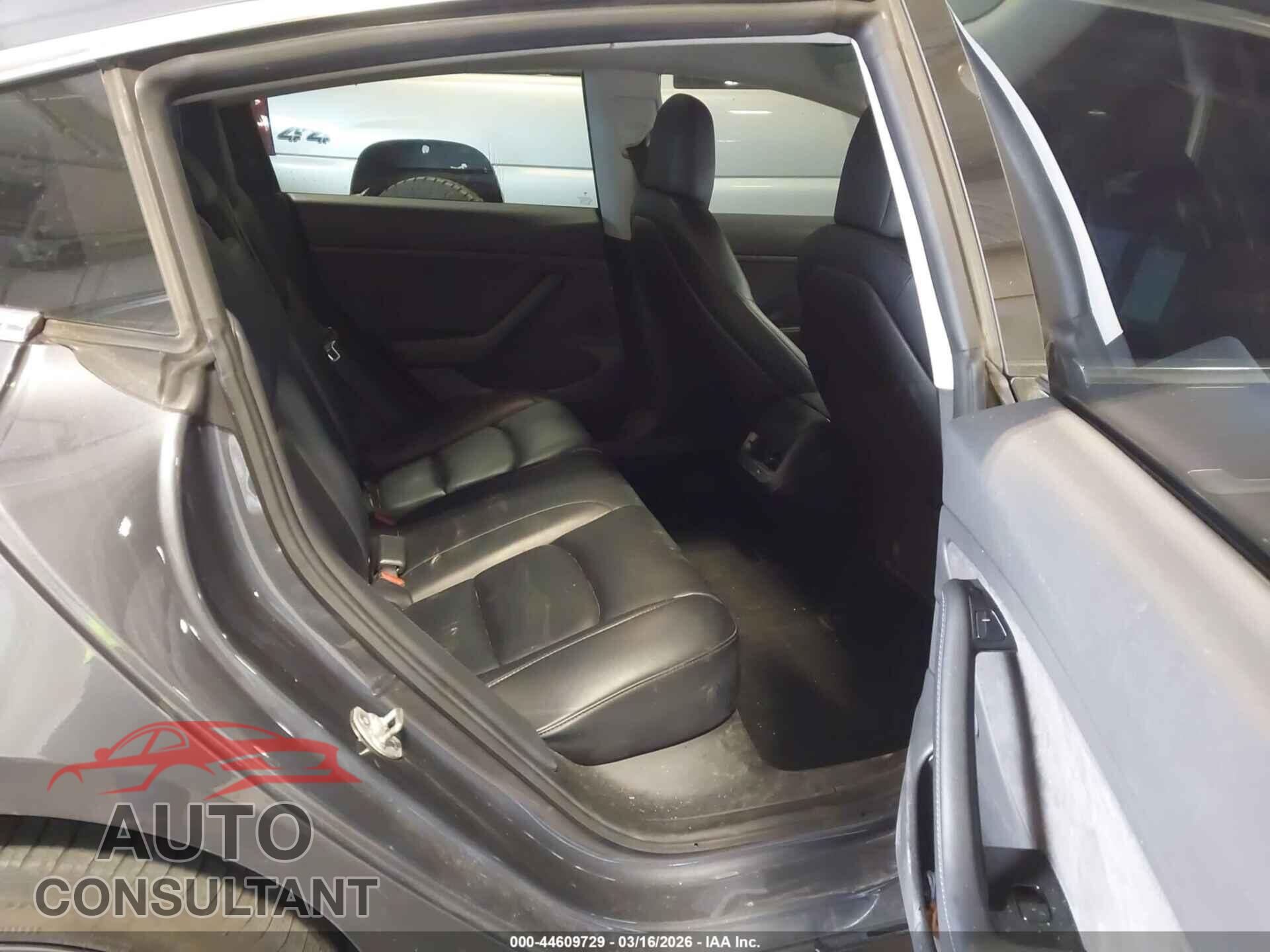 TESLA MODEL 3 2019 - 5YJ3E1EB8KF452281