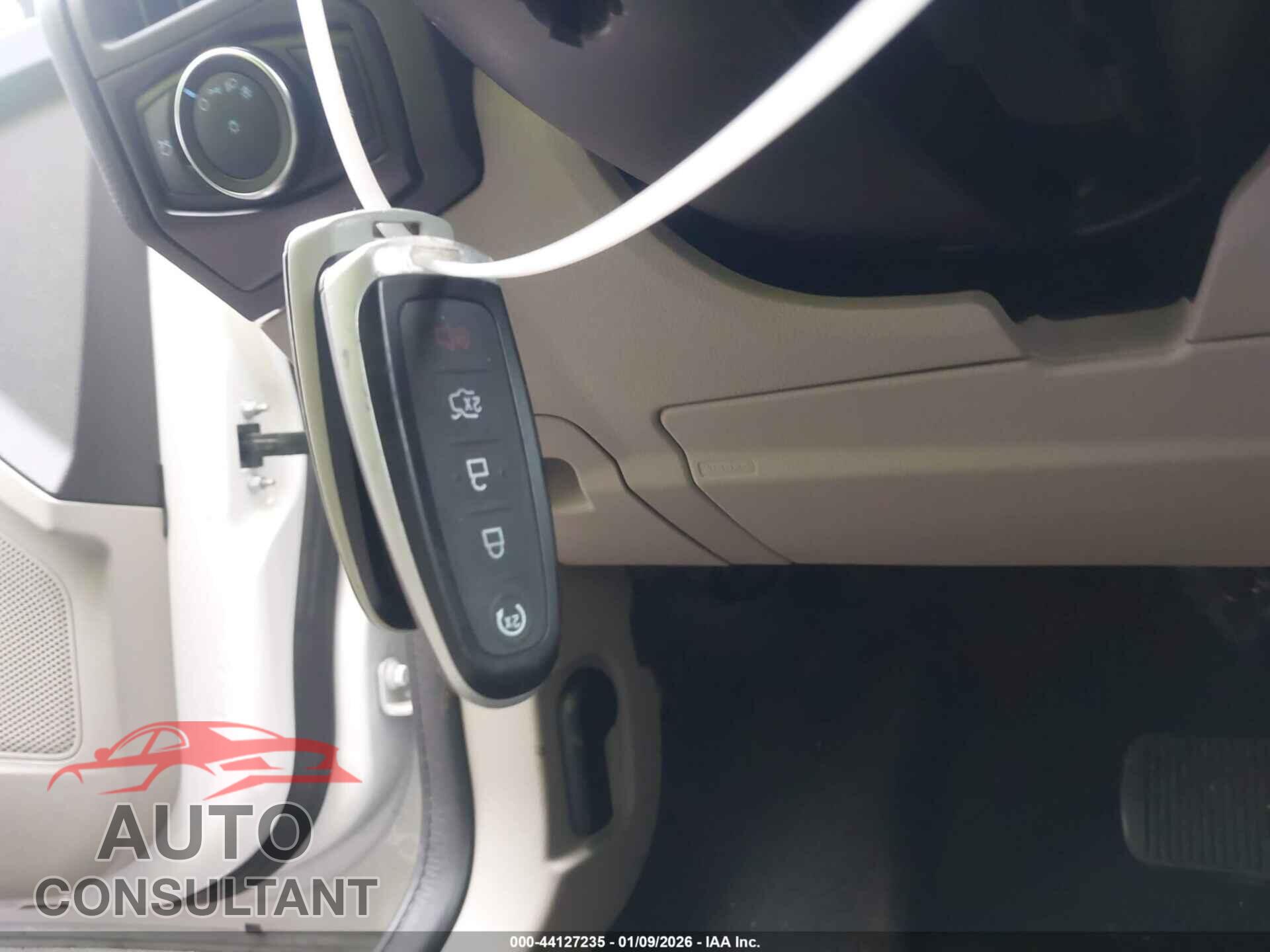 FORD FOCUS 2017 - 1FADP3R42HL258170