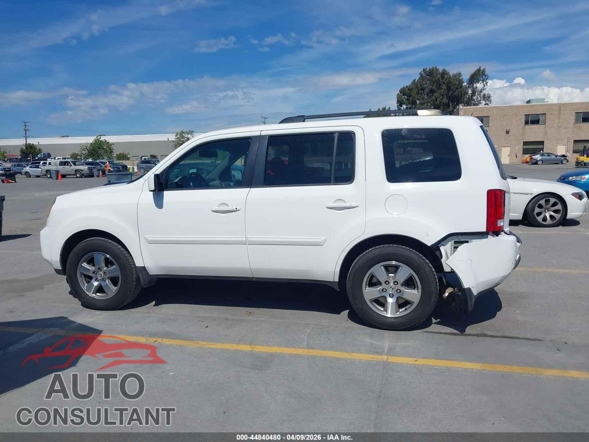 HONDA PILOT 2011 - 5FNYF4H56BB042086