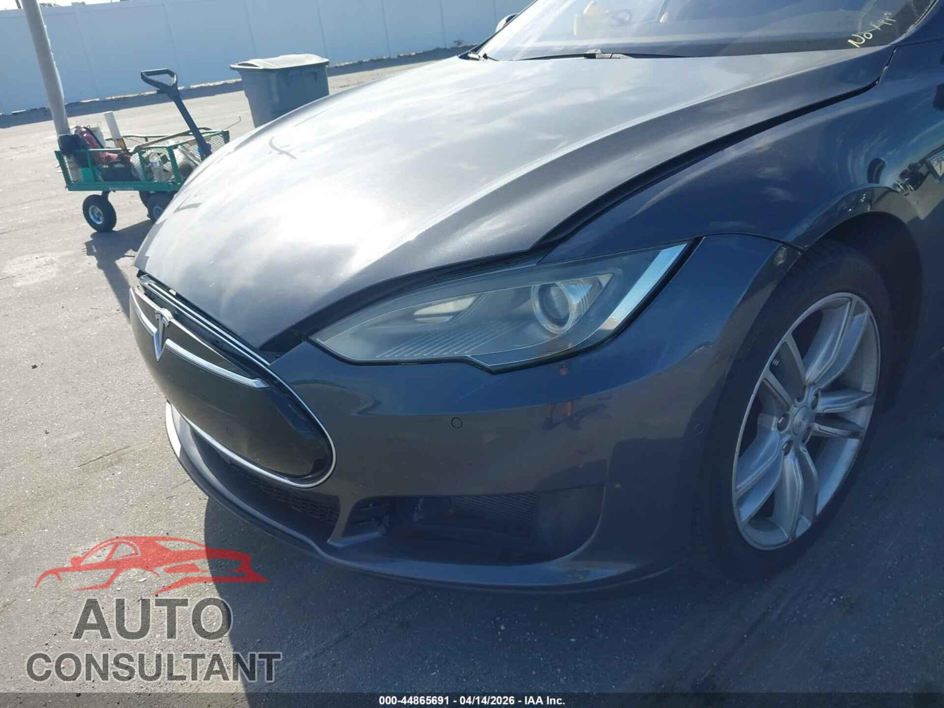 TESLA MODEL S 2014 - 5YJSA1H18EFP60758
