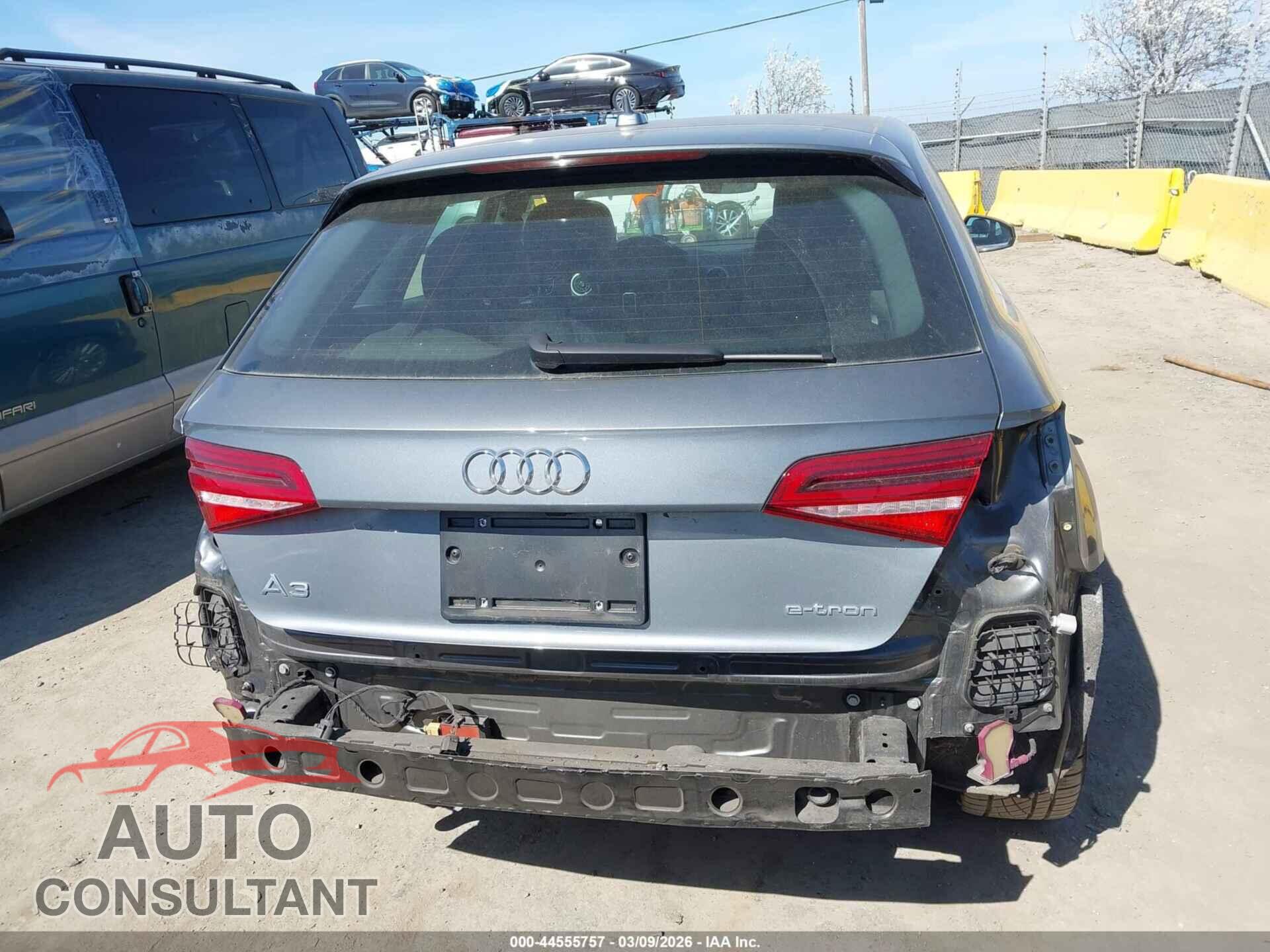 AUDI A3 E-TRON 2018 - WAUTPBFF9JA098504