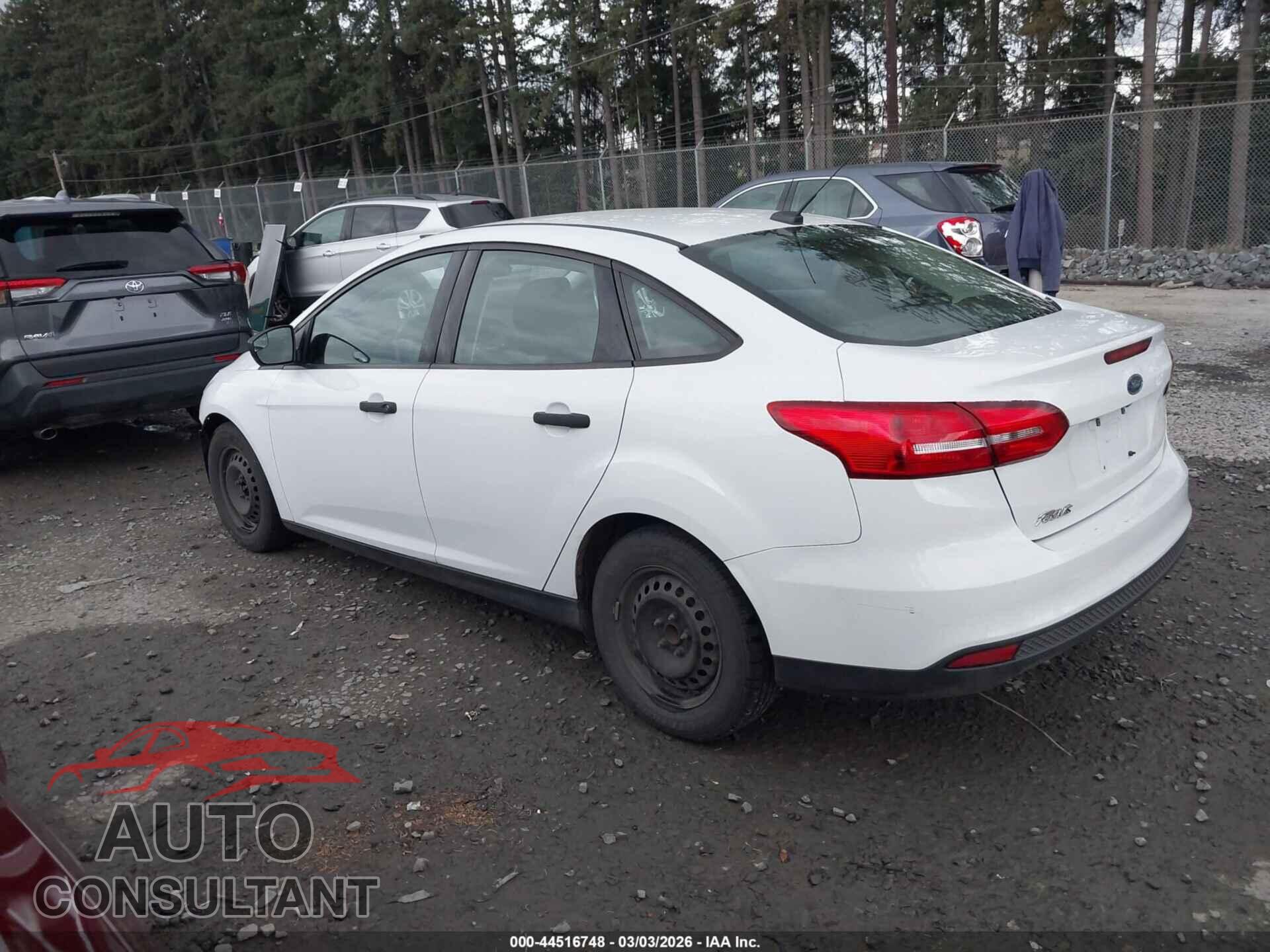 FORD FOCUS 2017 - 1FADP3E28HL348587