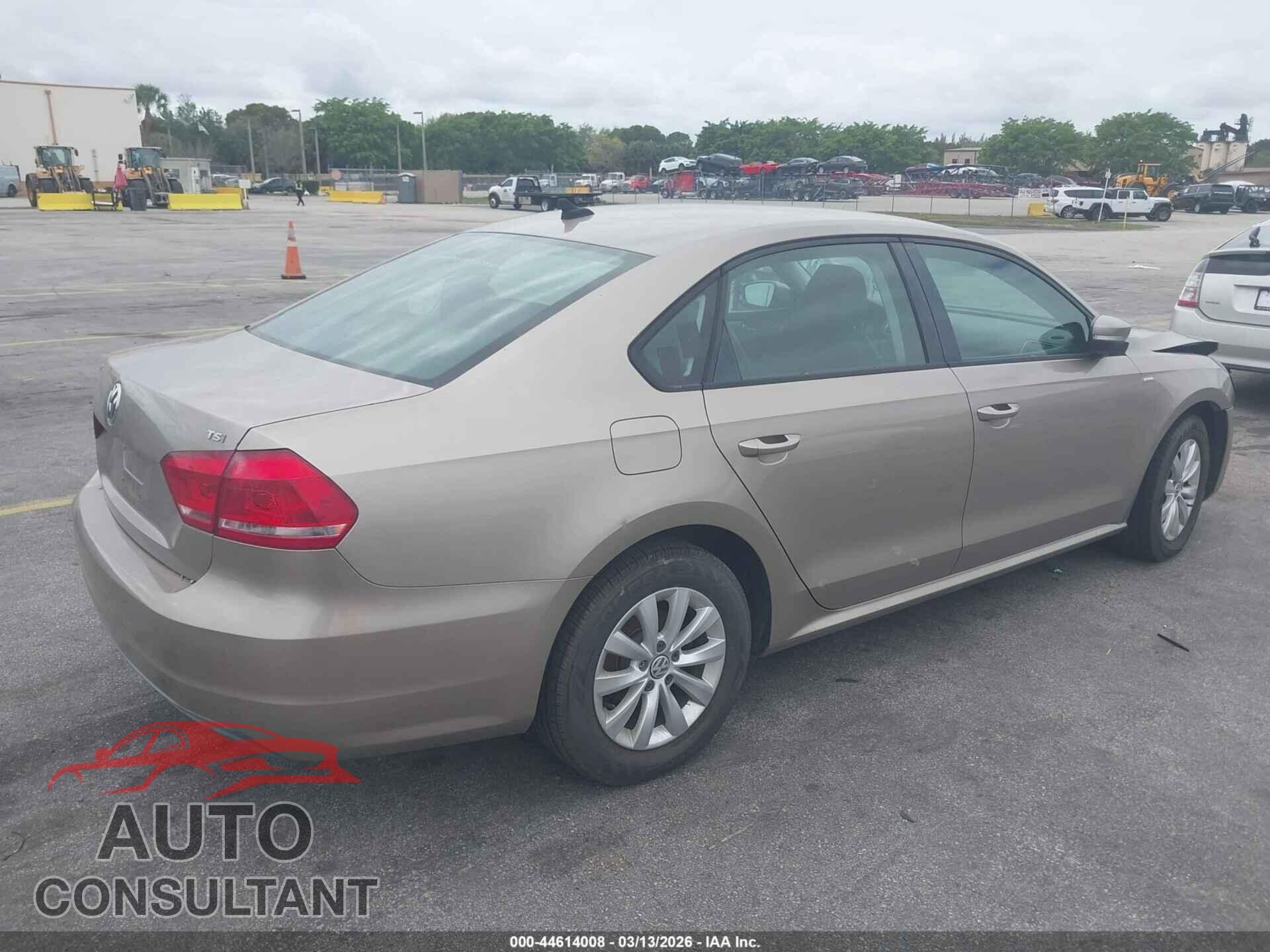 VOLKSWAGEN PASSAT 2015 - 1VWAS7A36FC011444
