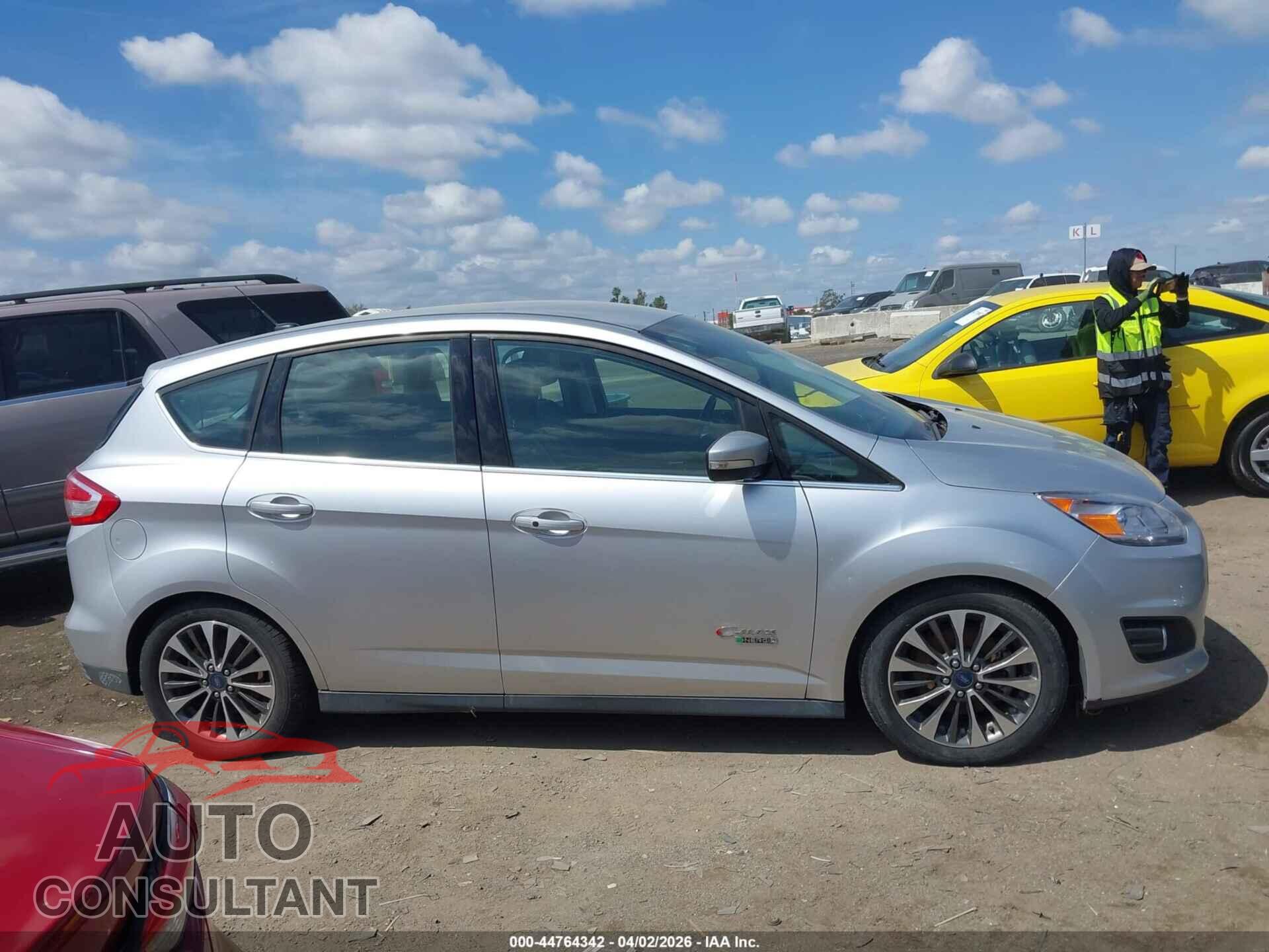 FORD C-MAX ENERGI 2017 - 1FADP5FU6HL112368