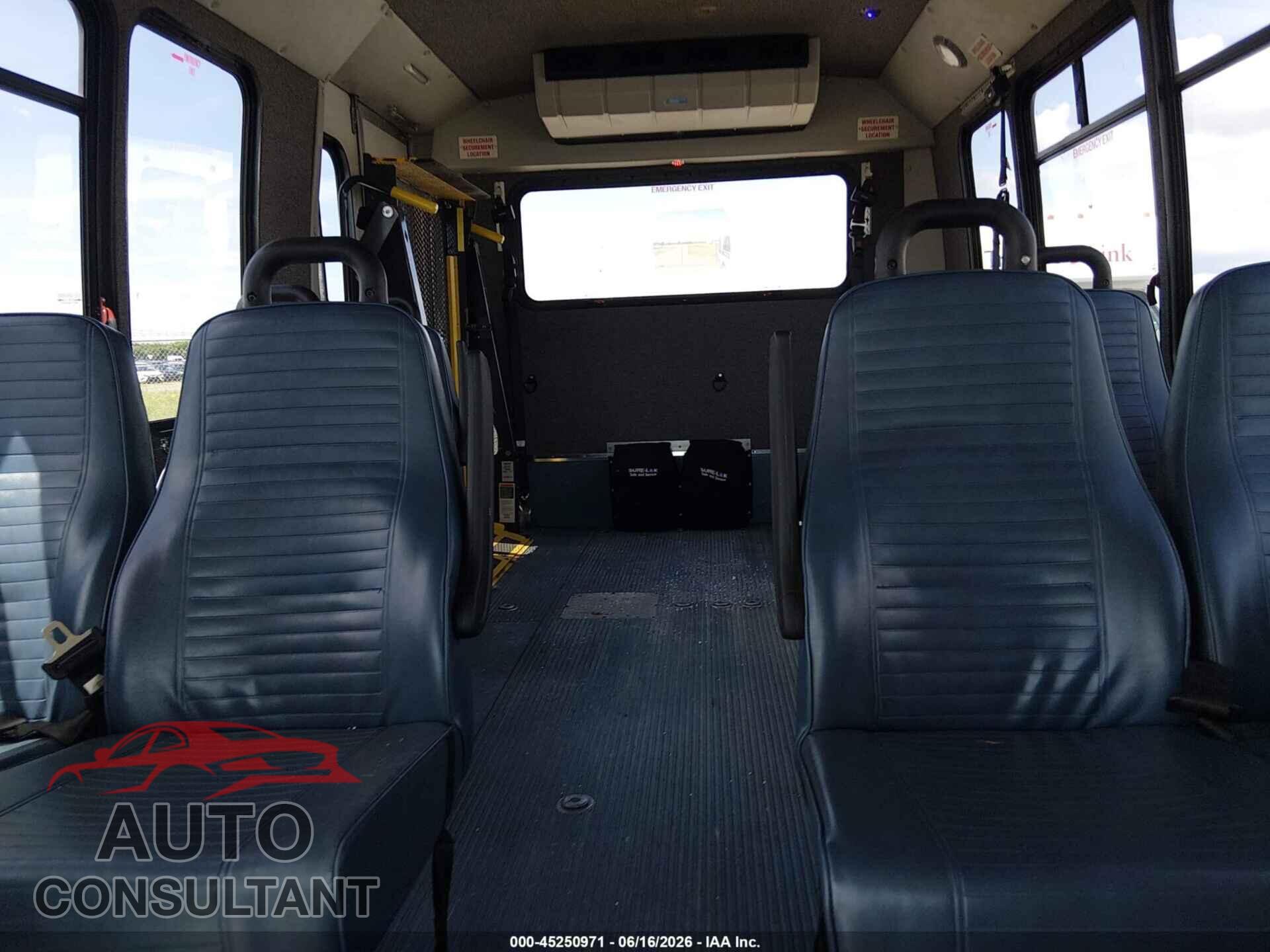 FORD E-450 CUTAWAY 2018 - 1FDFE4FS9JDC17449