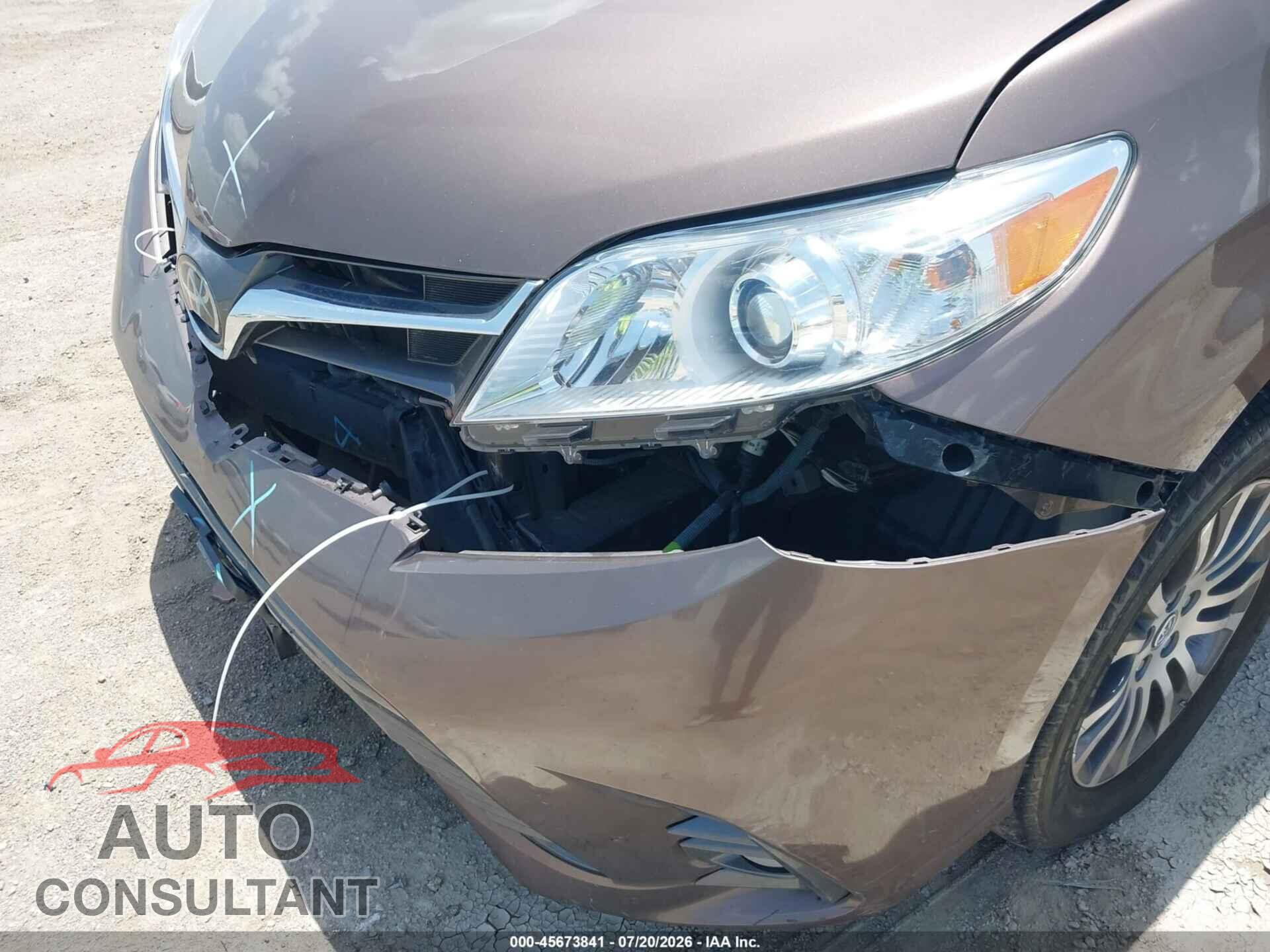 TOYOTA SIENNA 2018 - 5TDYZ3DCXJS946474
