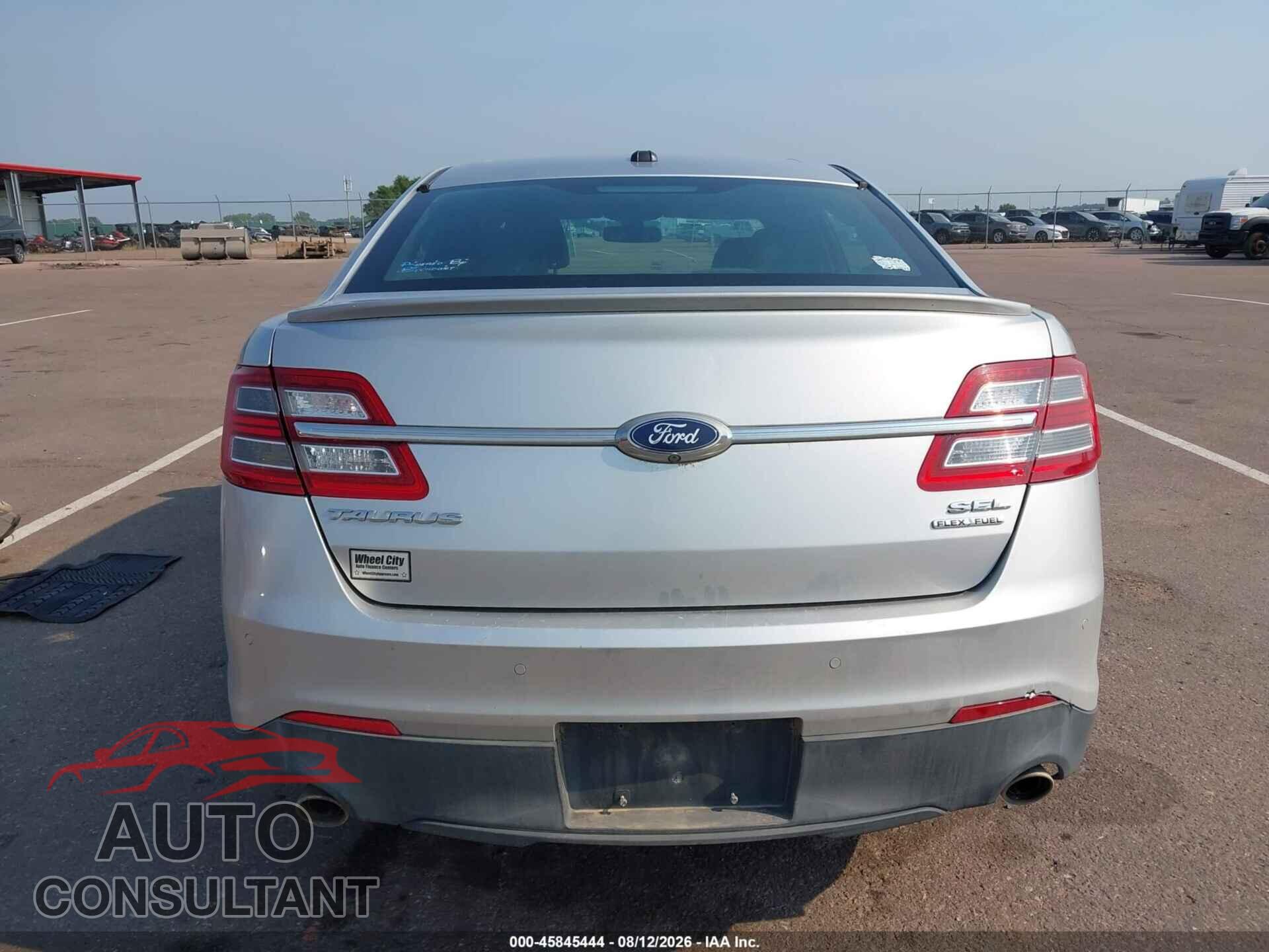 FORD TAURUS 2015 - 1FAHP2E89FG176673