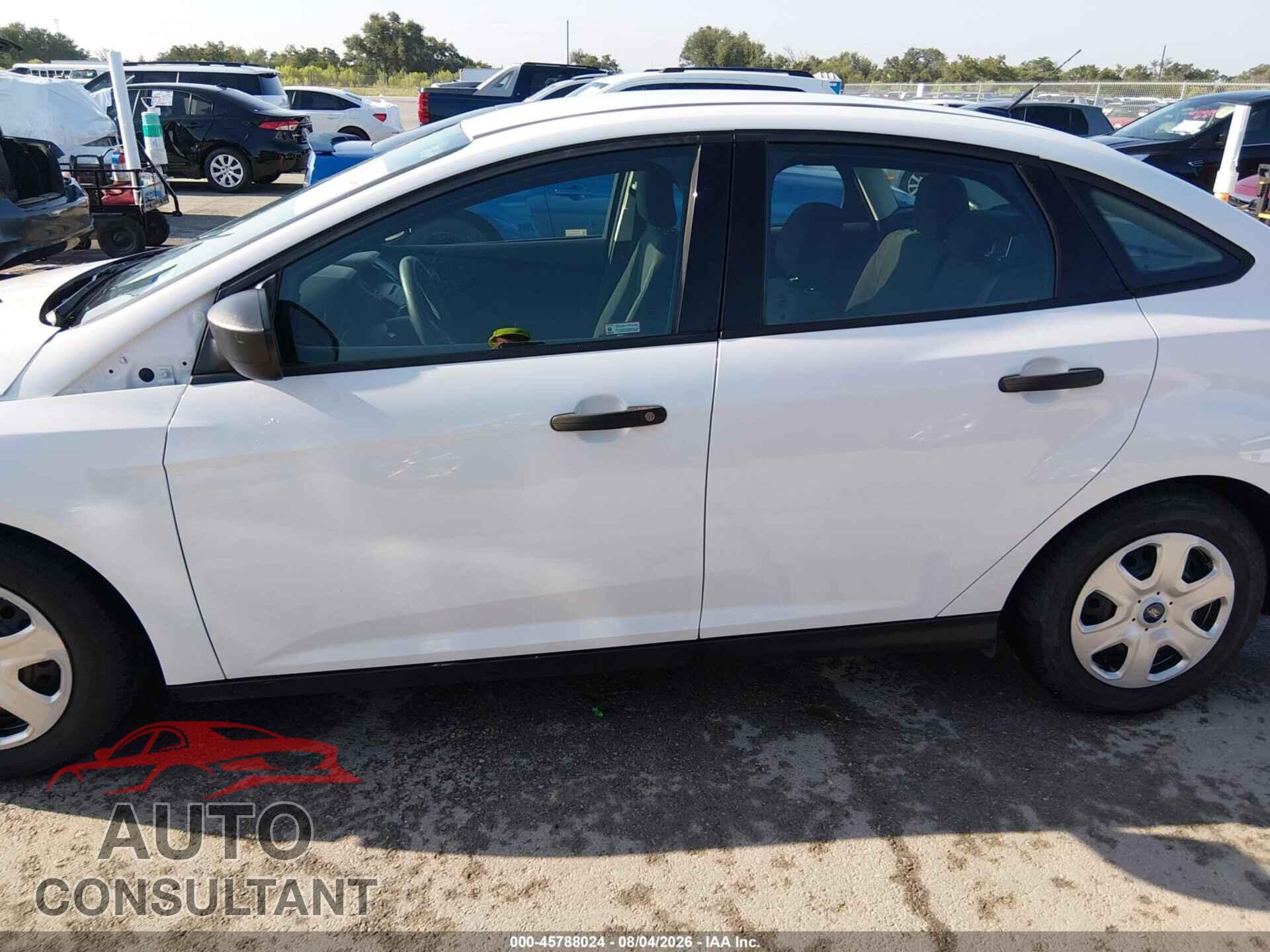 FORD FOCUS 2017 - 1FADP3E26HL318164