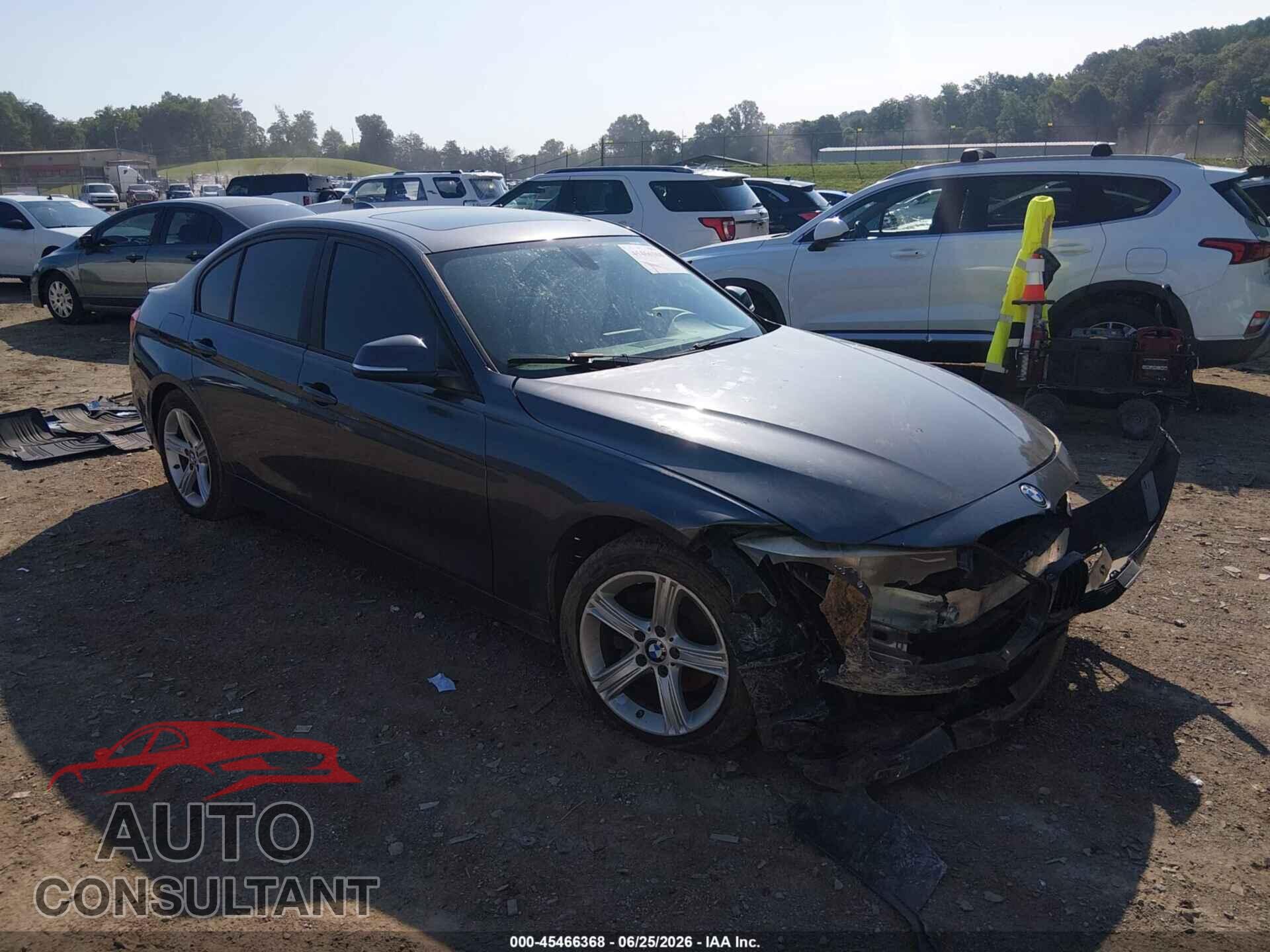 BMW 320I 2013 - WBA3C3C5XDF981662