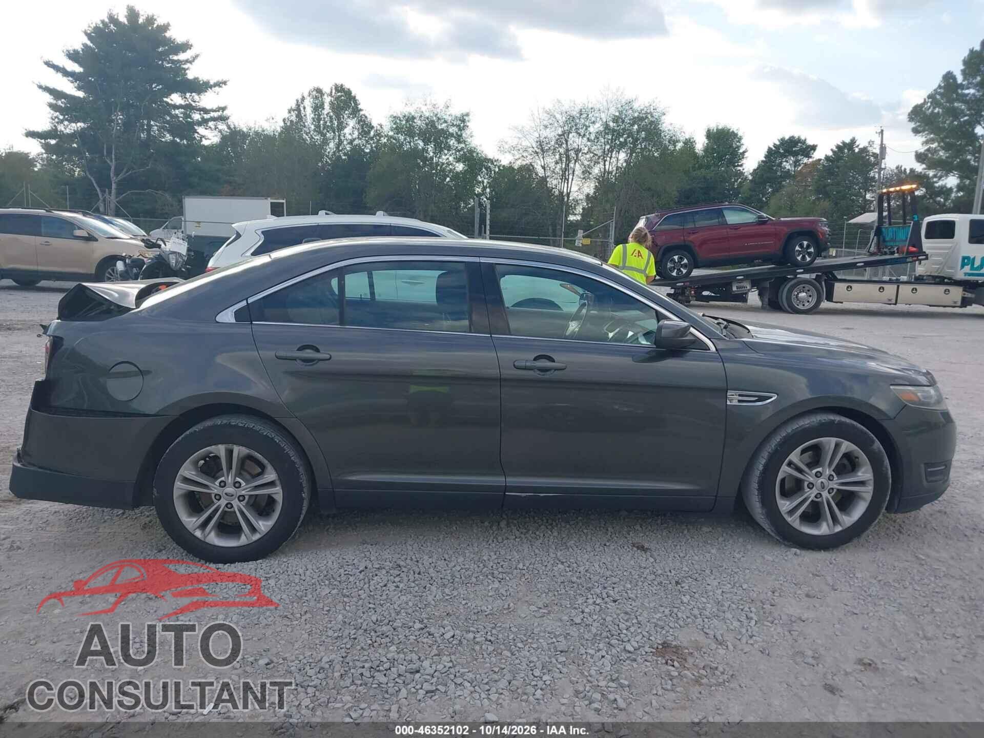 FORD TAURUS 2017 - 1FAHP2E83HG105391