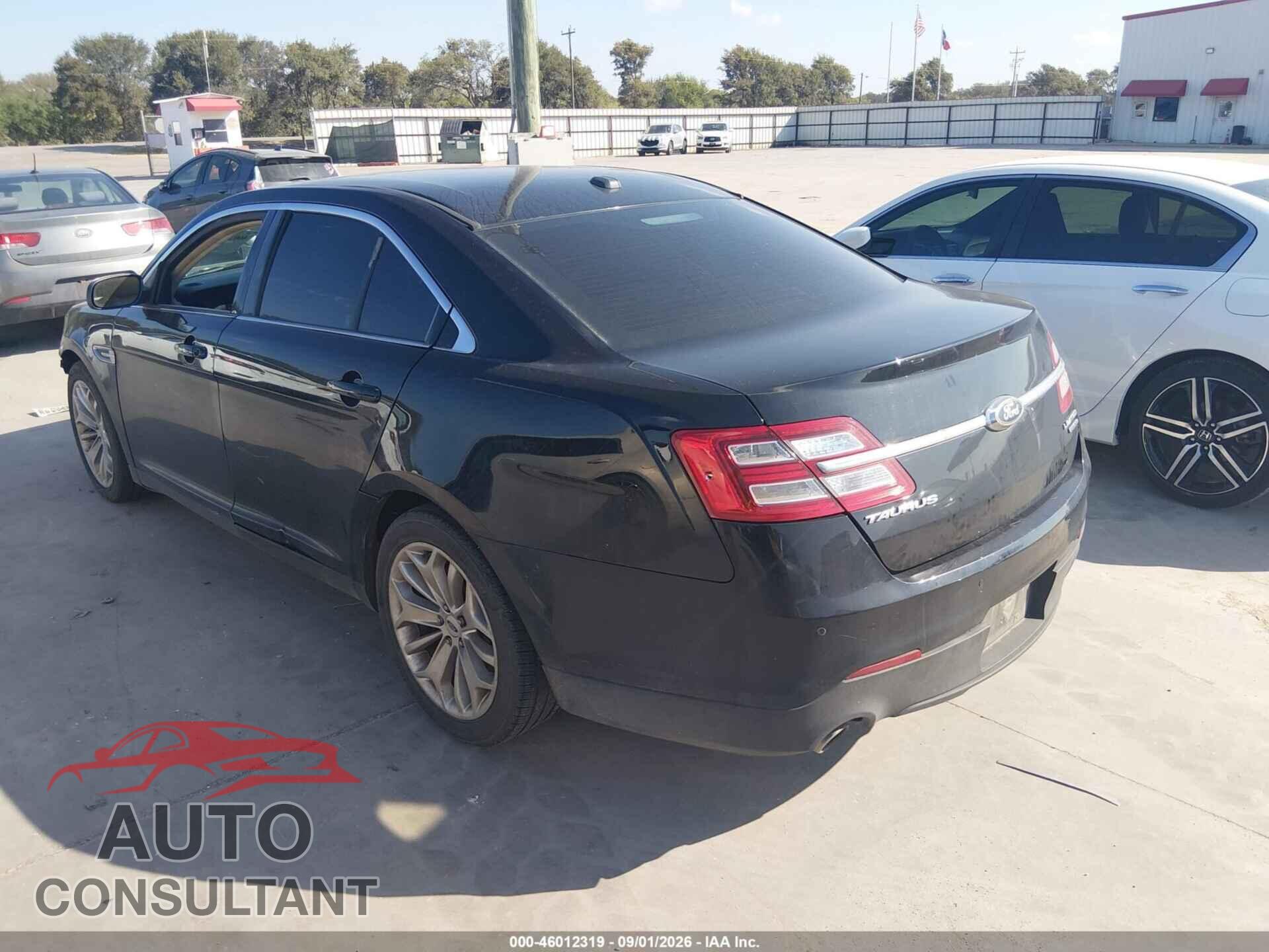 FORD TAURUS 2018 - 1FAHP2F86JG110265