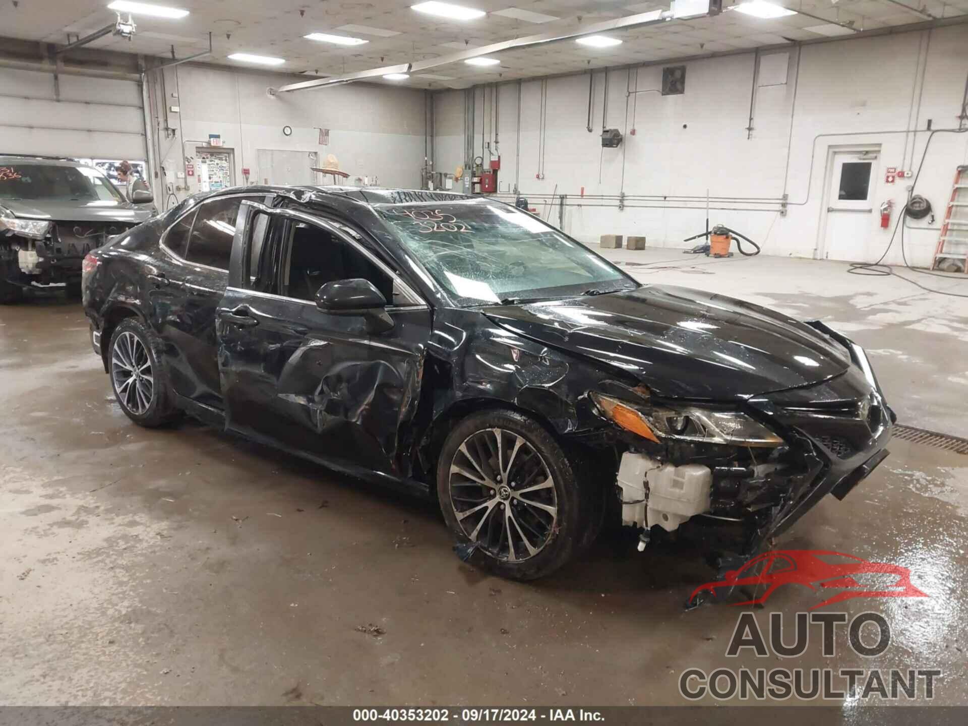 TOYOTA CAMRY 2018 - JTNB11HK3J3049657