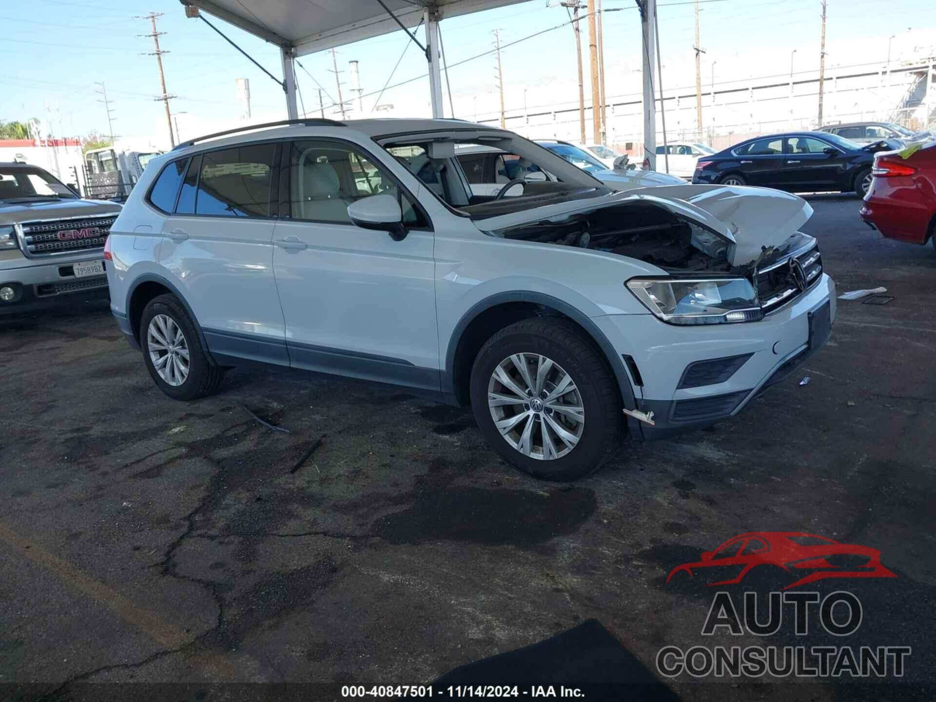 VOLKSWAGEN TIGUAN 2018 - 3VV1B7AX1JM204535