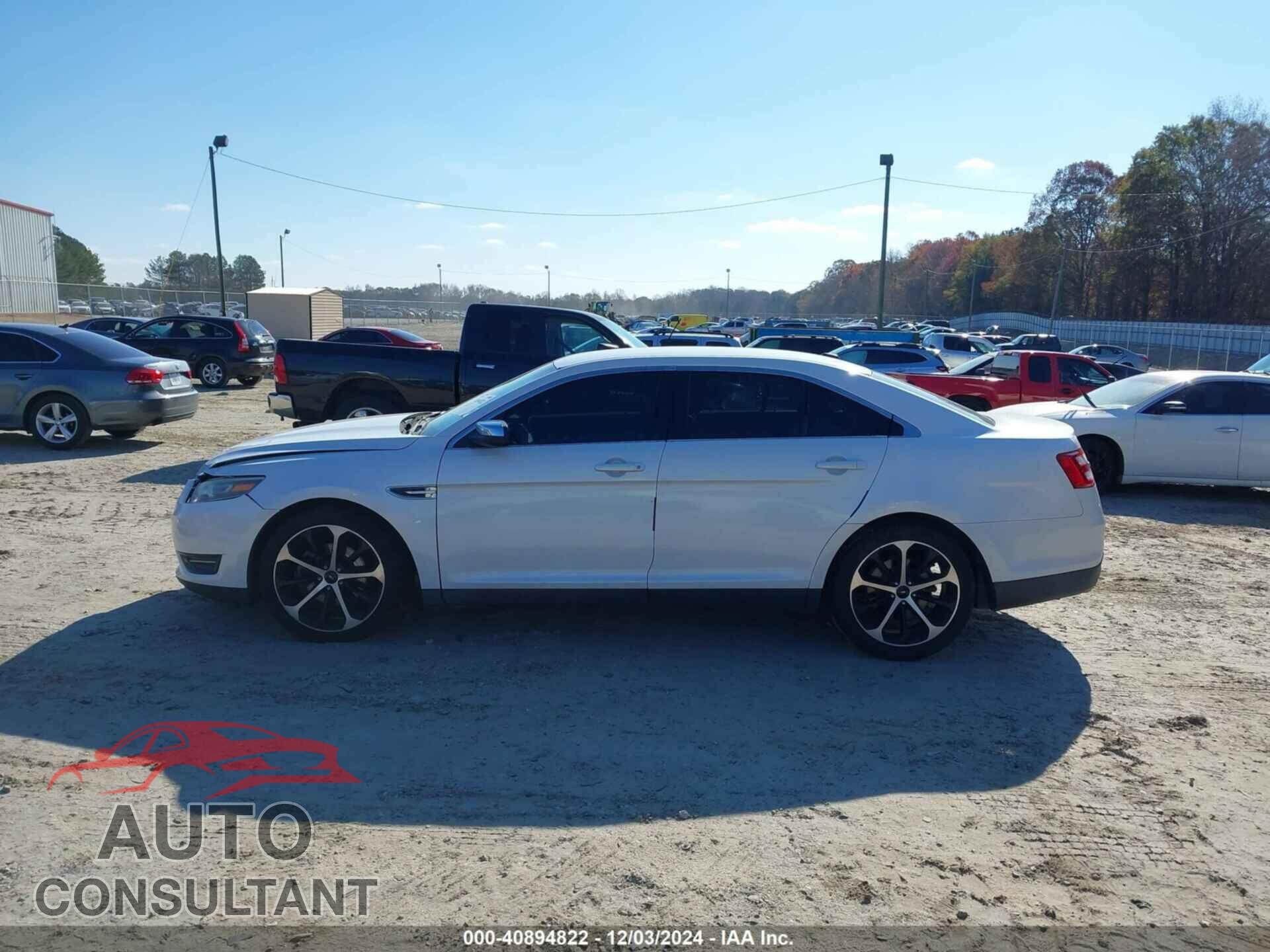 FORD TAURUS 2015 - 1FAHP2F82FG103739