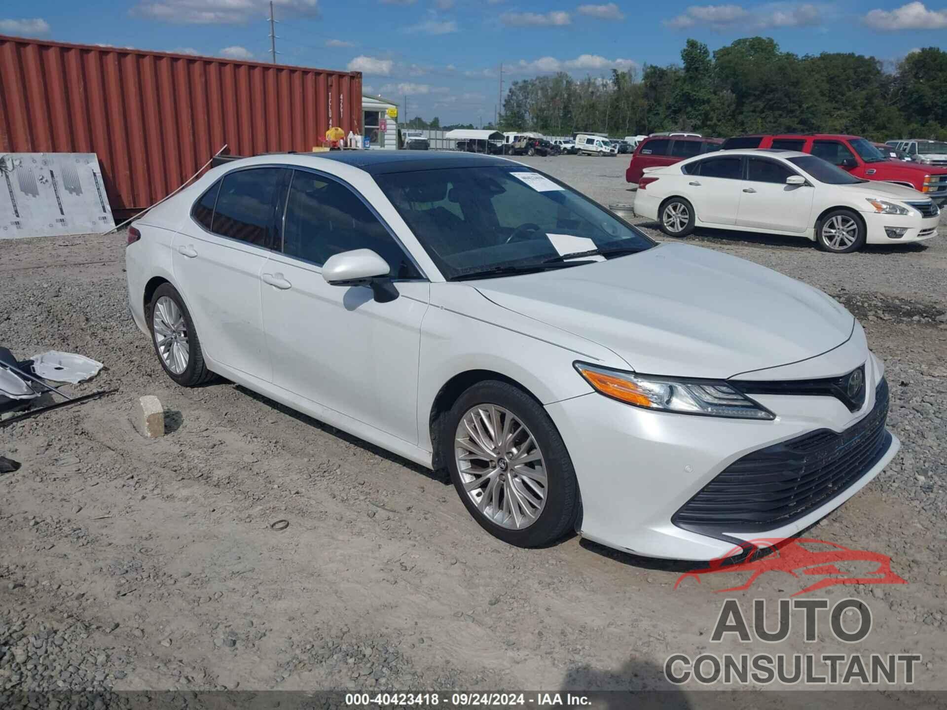 TOYOTA CAMRY 2018 - 4T1B11HK4JU036782
